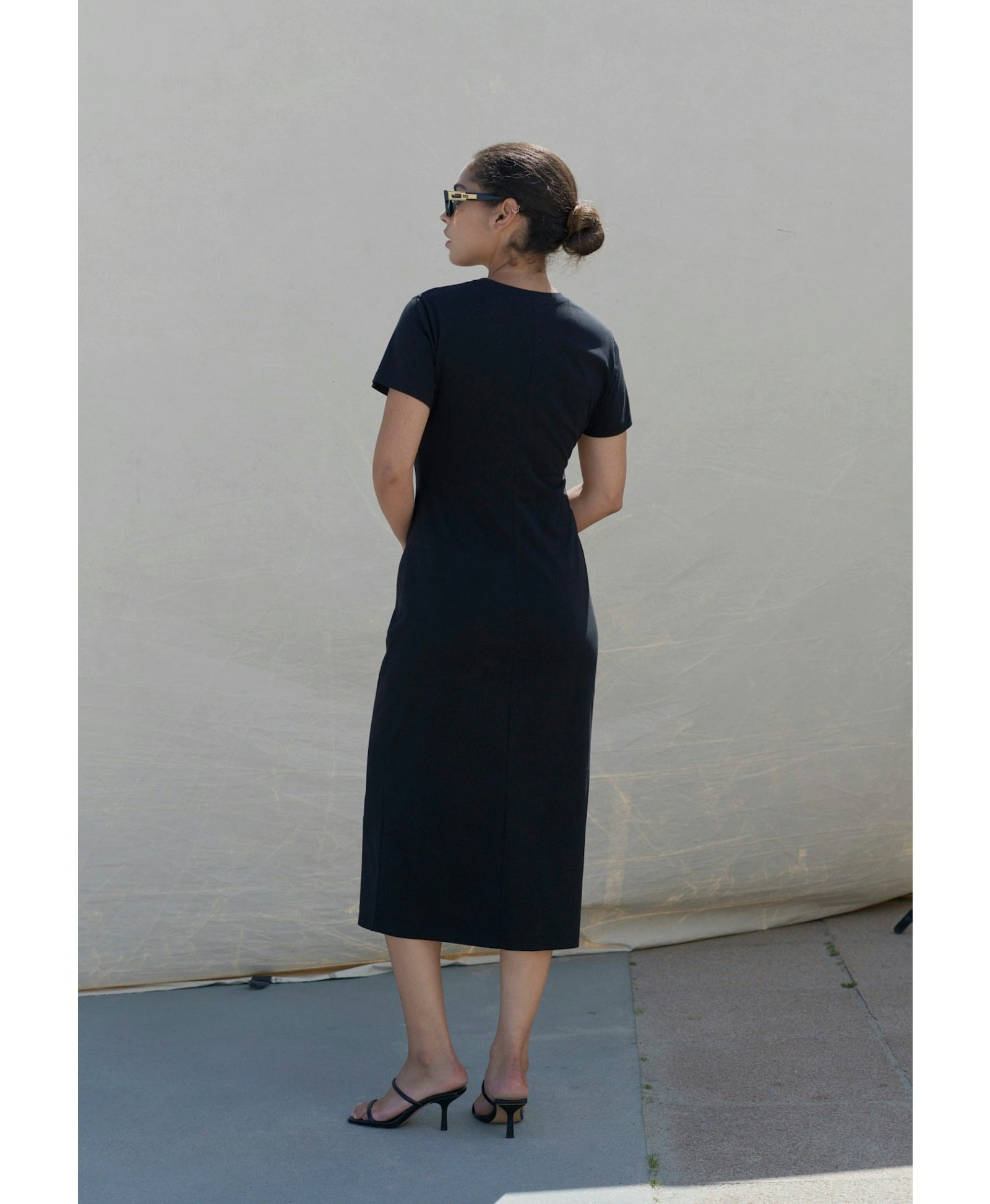 Zach T-shirt Dress - Black in Black made by HERSKIND