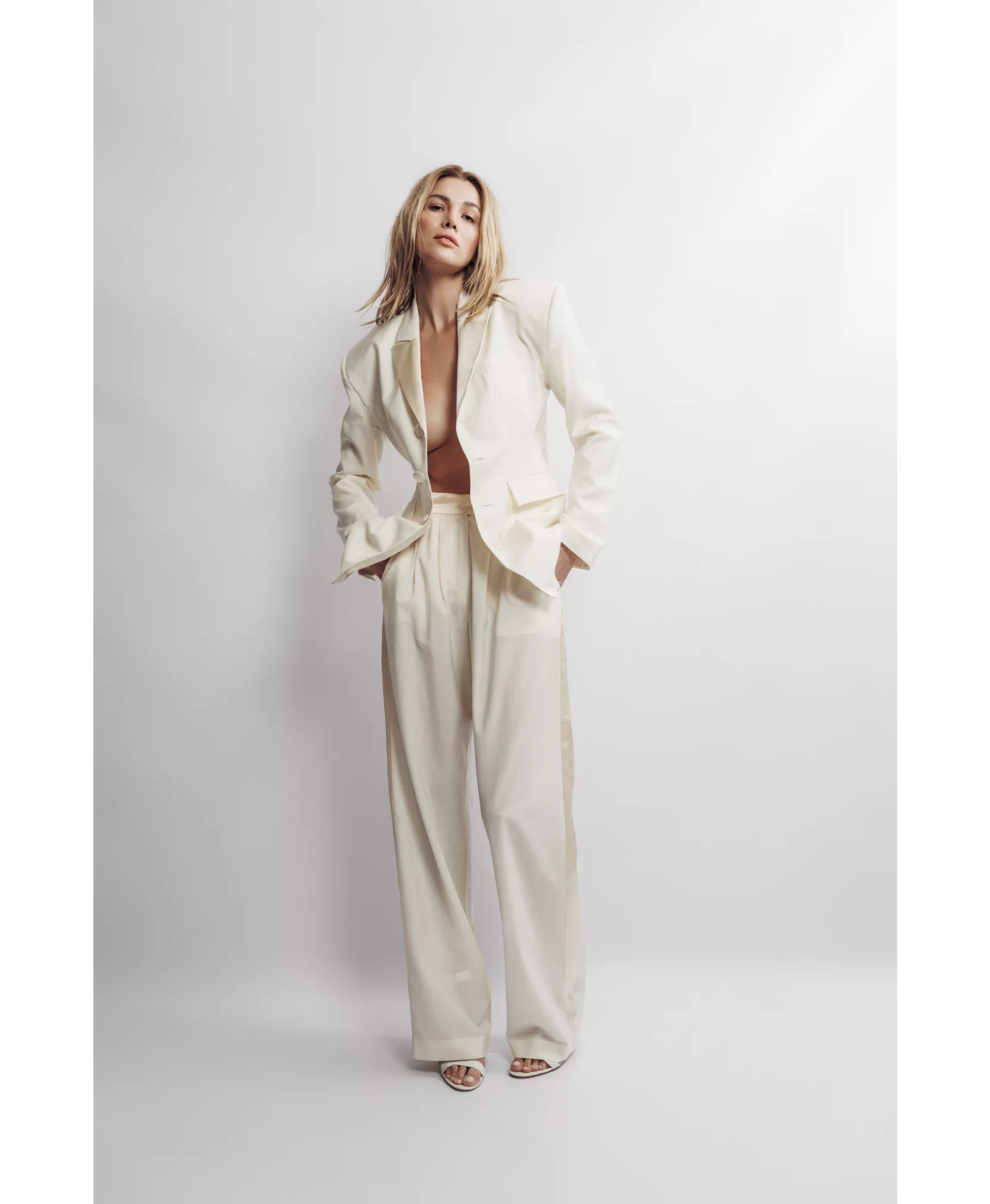 High-waisted Tailored Trousers made by Aureliana