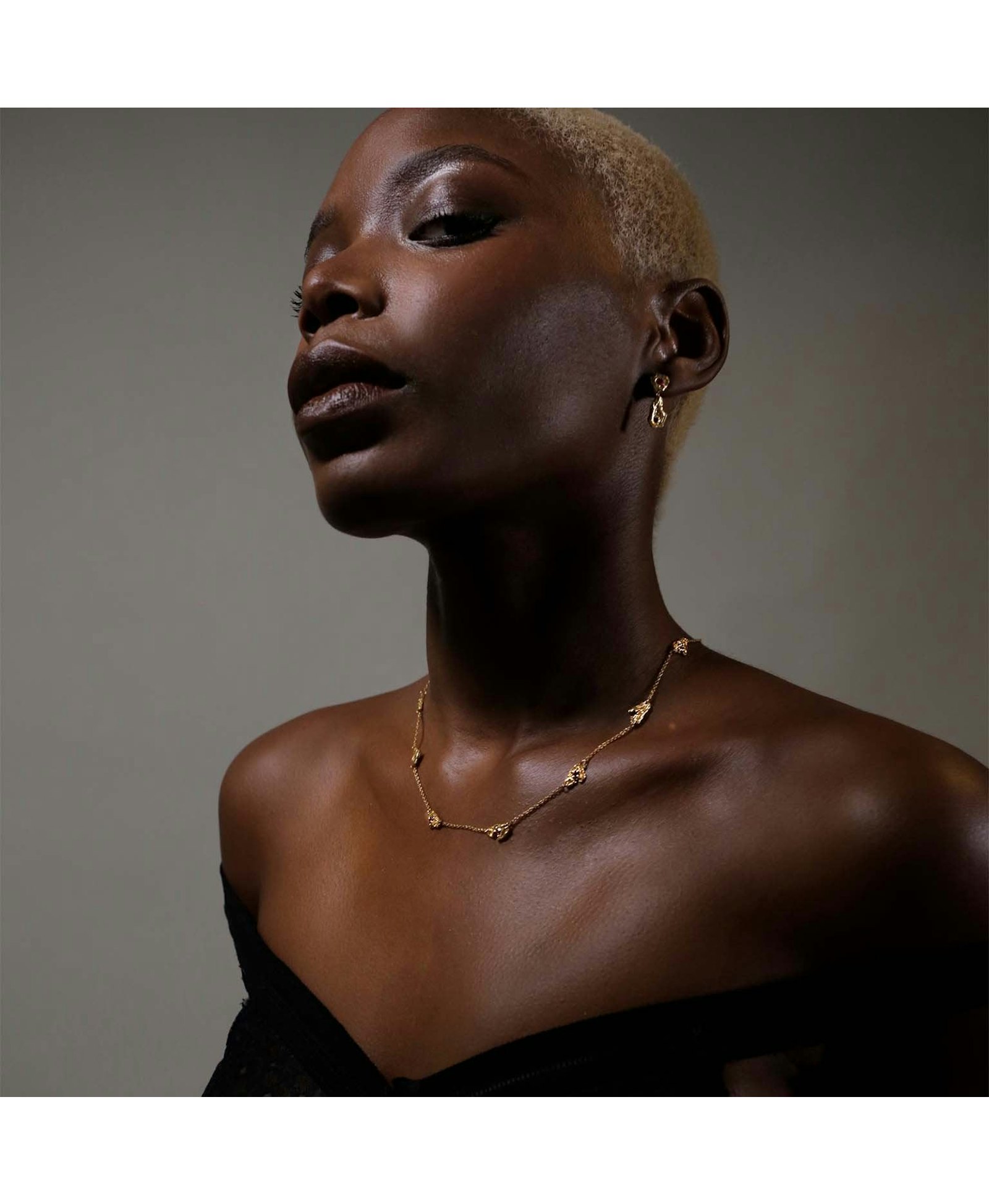 Ziyo Sapphire Necklace made by Loveness Lee