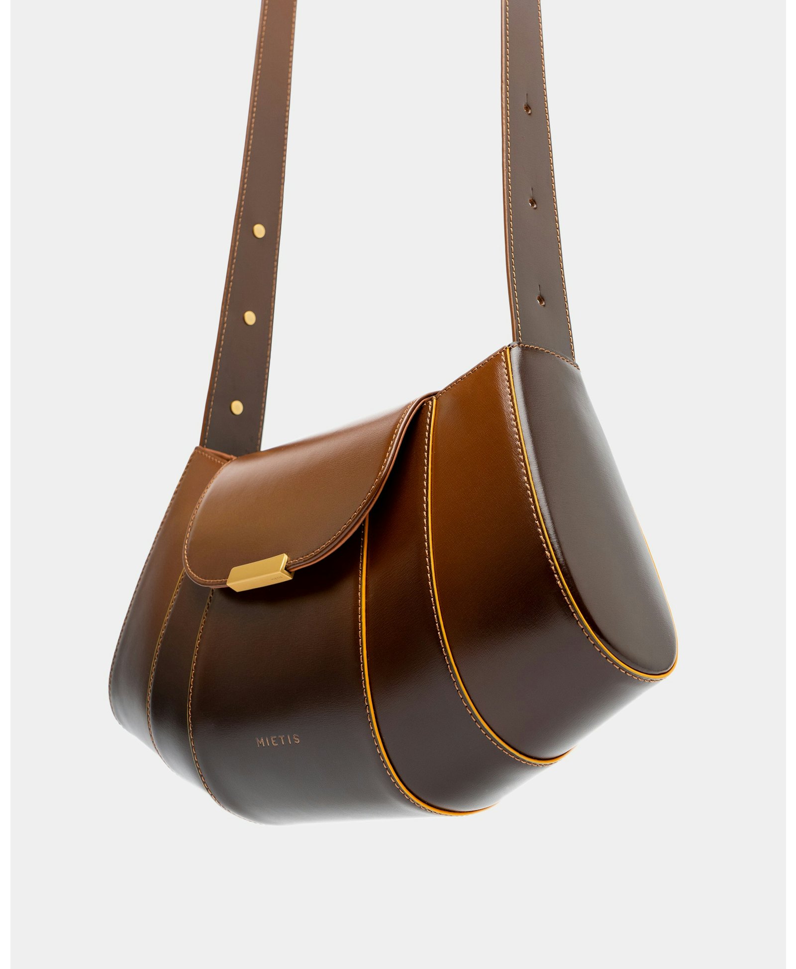 Tatu Hobo Chocolate Fumeé made by Mietis