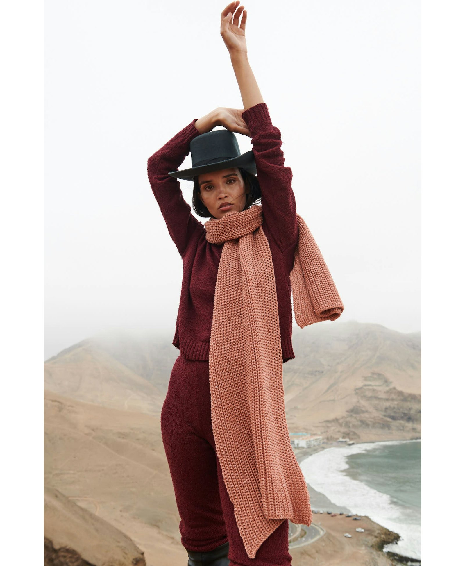 Lounge set: OLIVE sweater + LUCUMA pant in Red made by AYNI