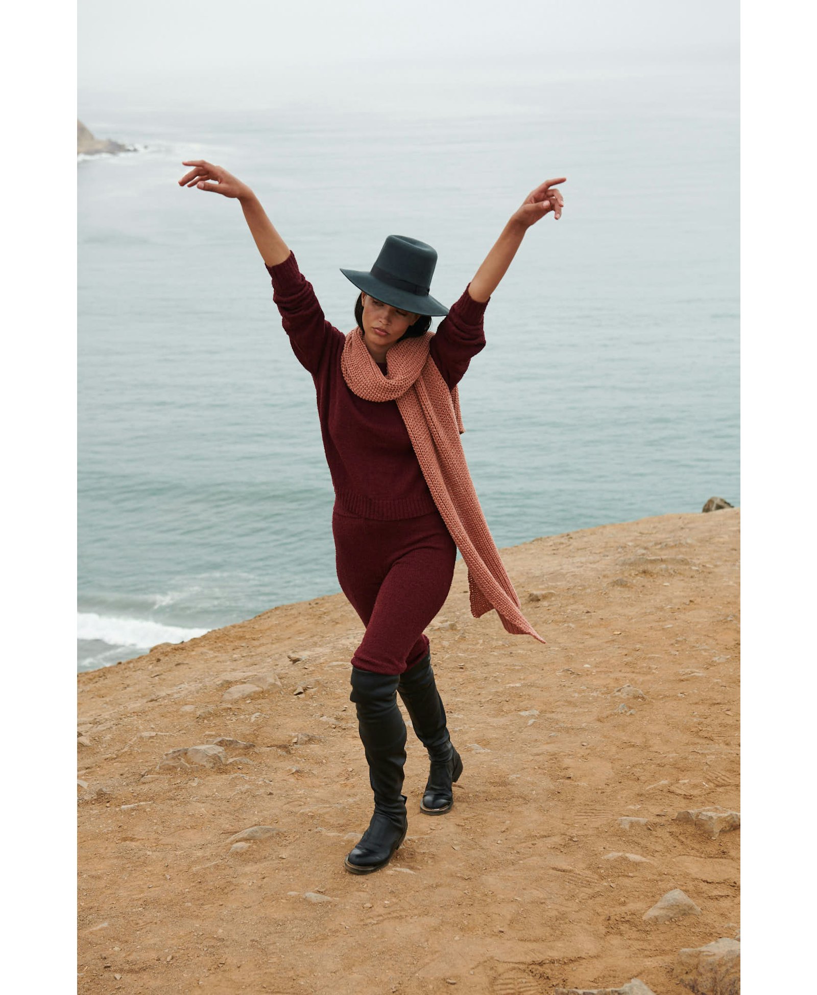 Lounge set: OLIVE sweater + LUCUMA pant in Red made by AYNI