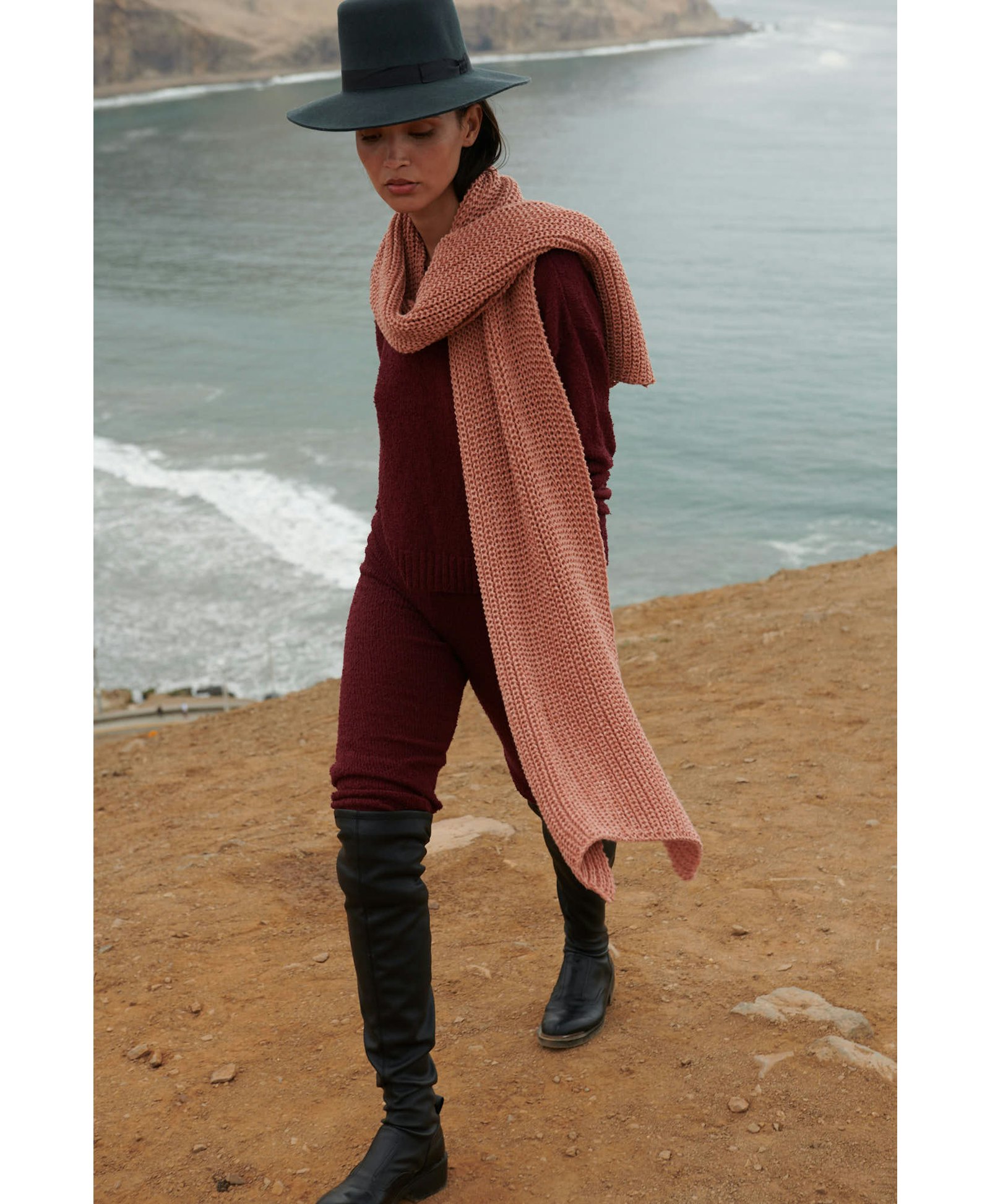 Lounge set: OLIVE sweater + LUCUMA pant in Red made by AYNI