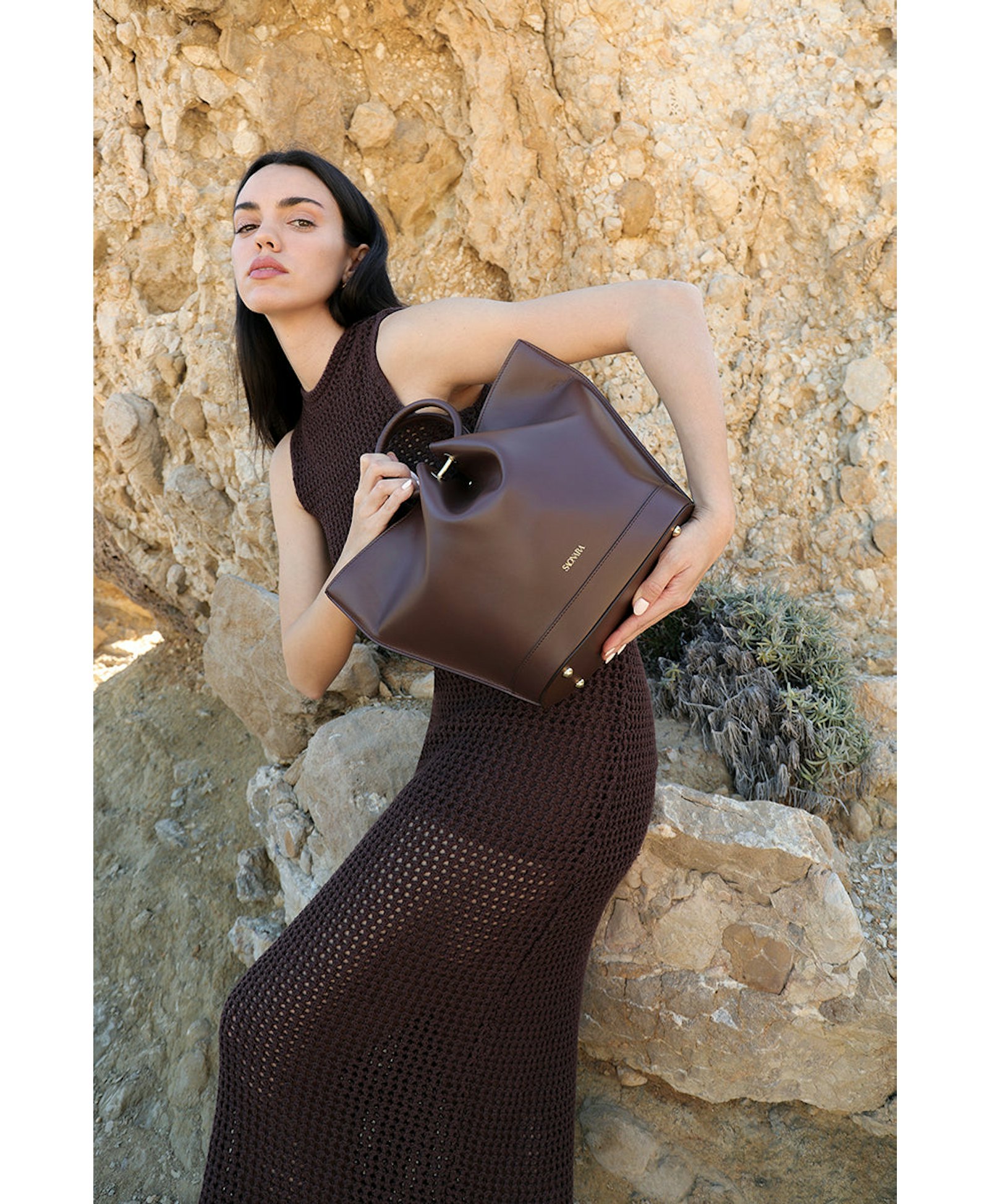 SAONARA CHOCOLATE LEATHER CARRY CASE made by Saonara