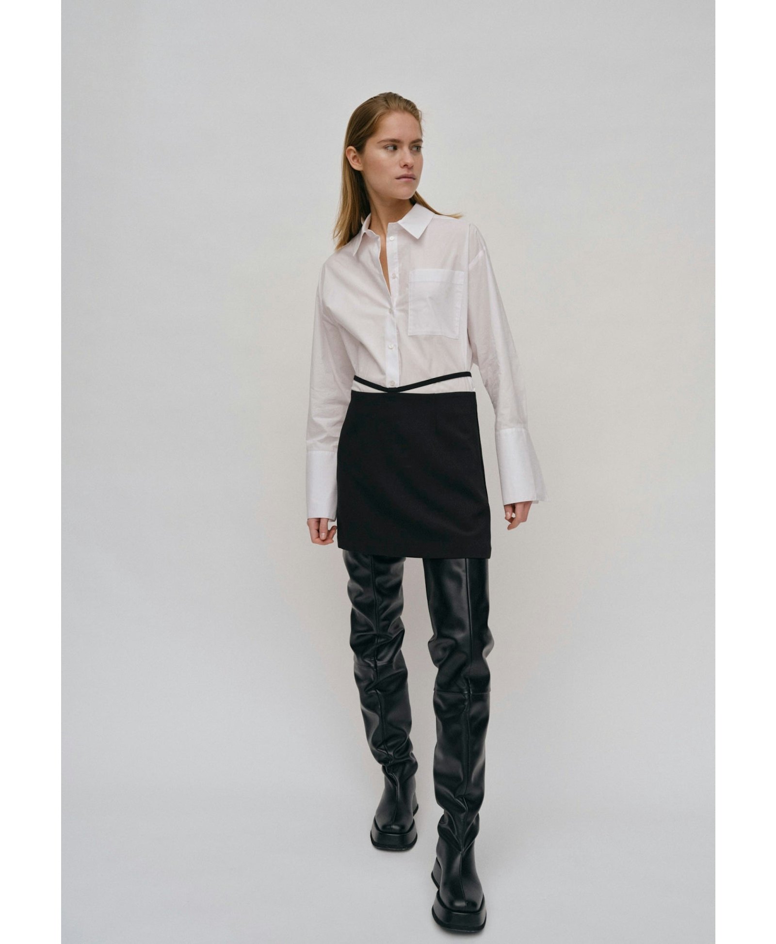 Drew Mini skirt - Black made by HERSKIND