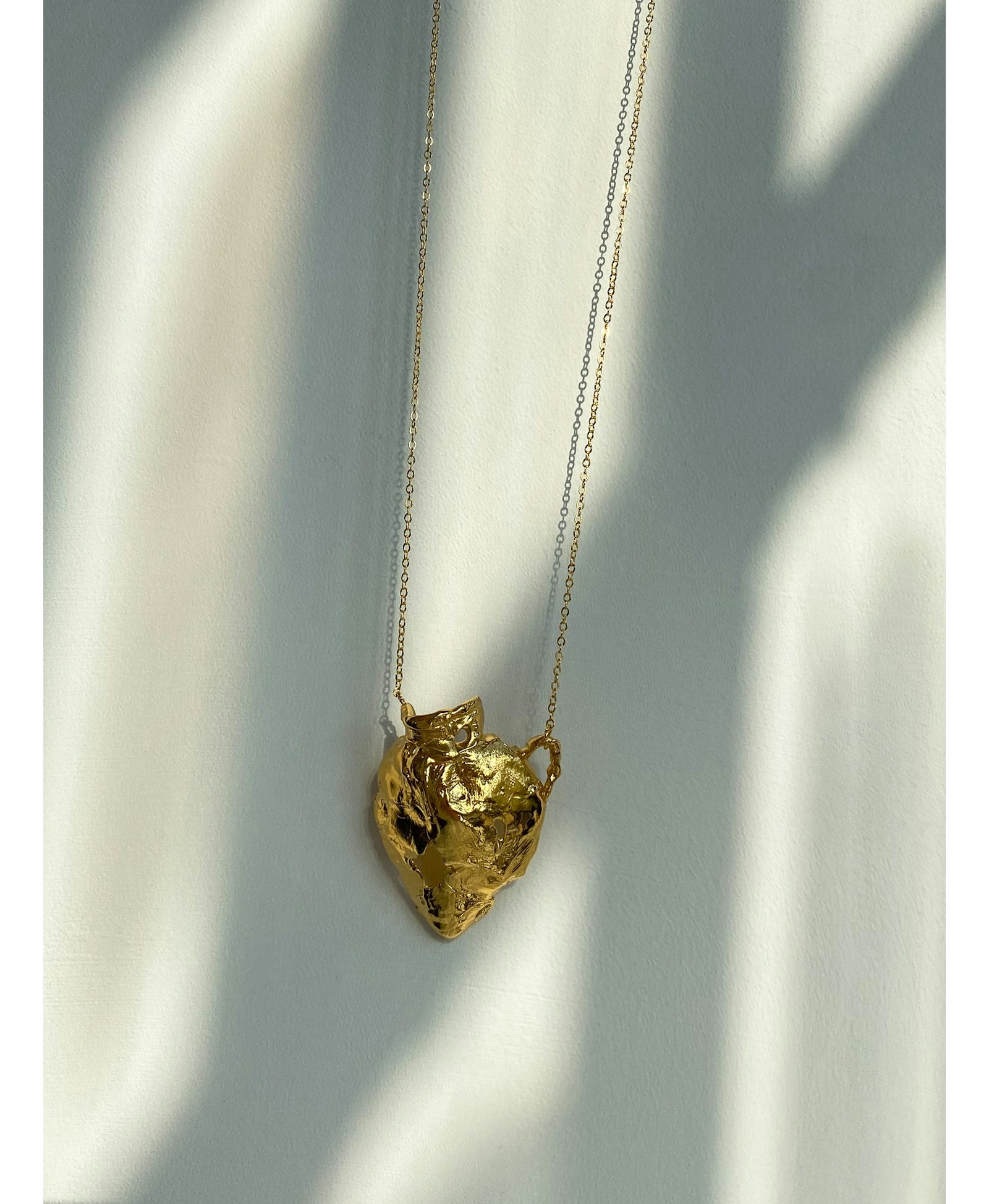 Vacation Amphora Necklace Gold in Gold made by Eva Remenyi