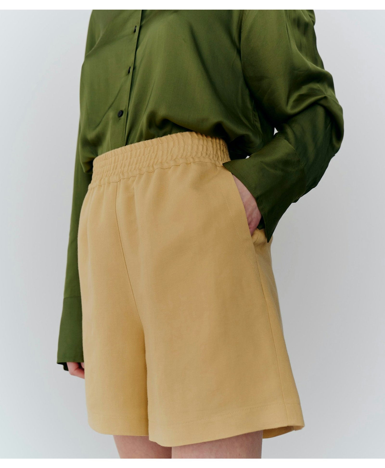 Bruce Shorts - Honey made by HERSKIND