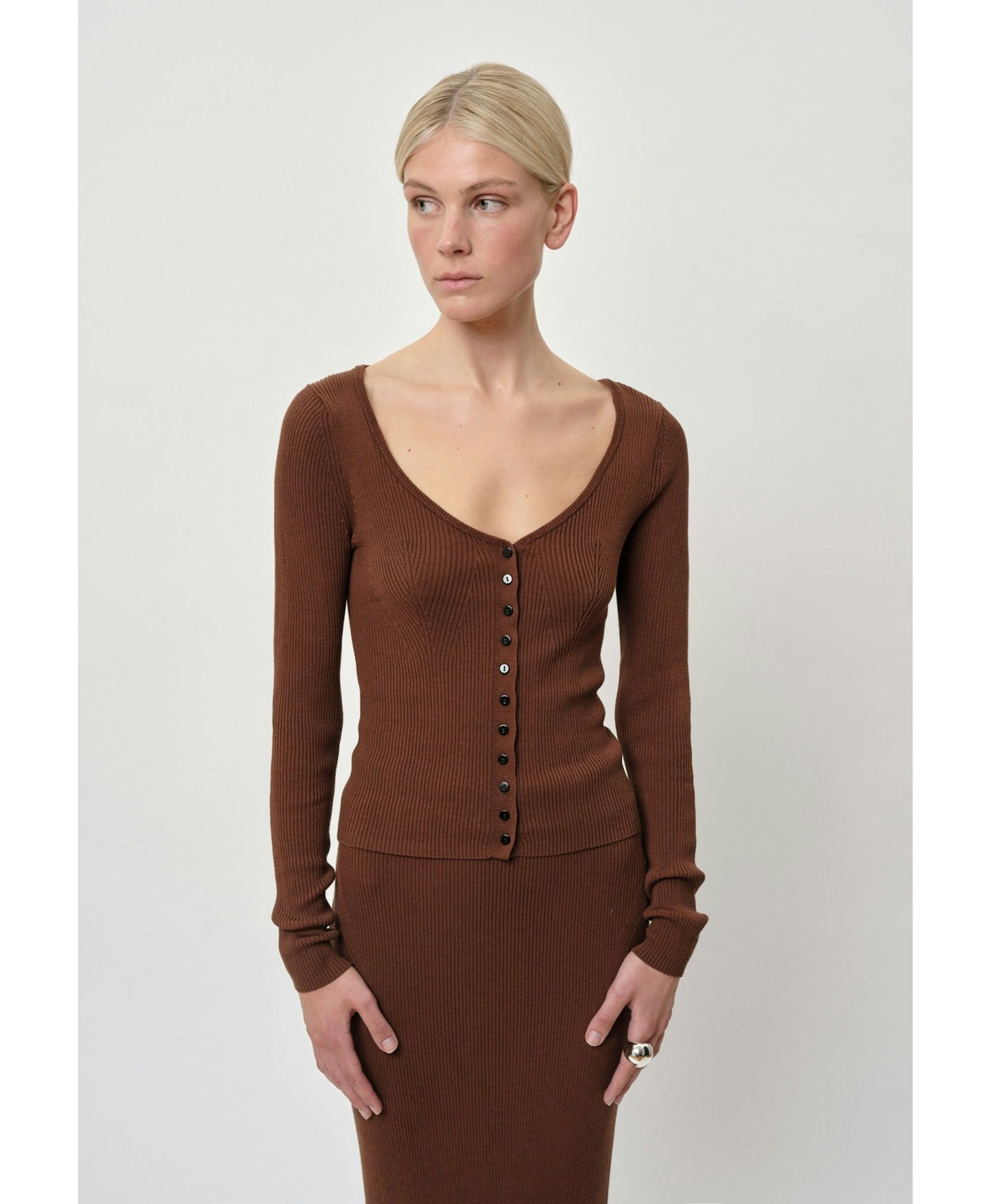 Gili Knit Blouse - Toffee made by HERSKIND