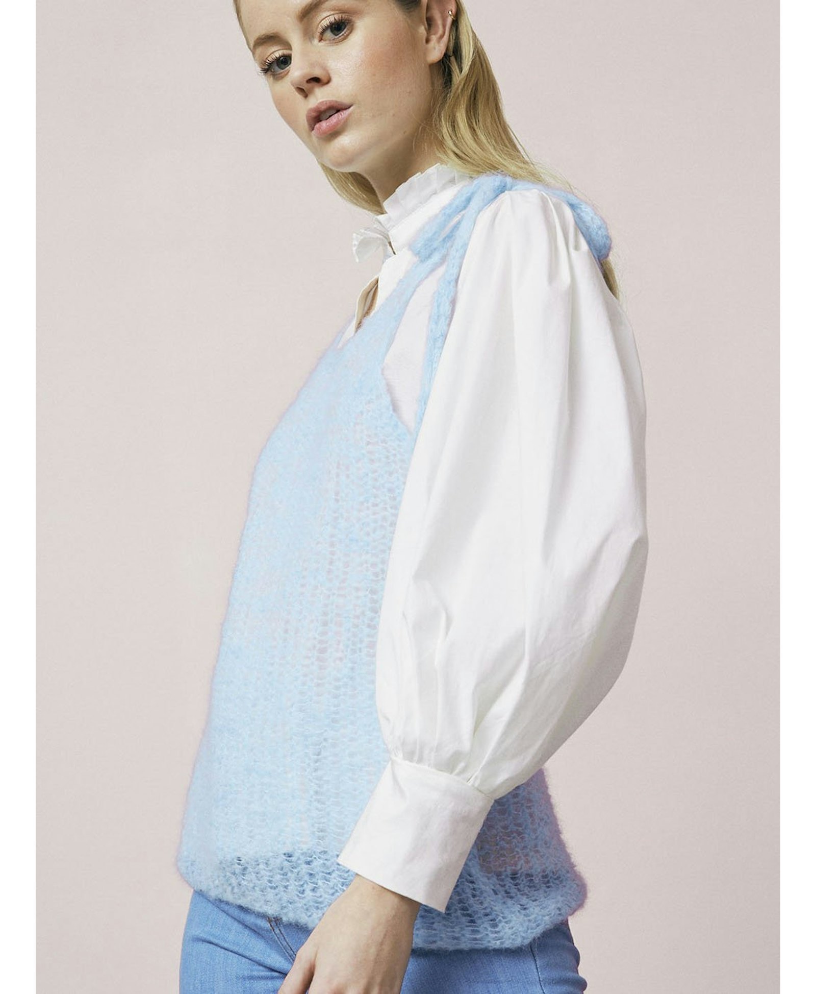 TIRI top in Blue made by AYNI