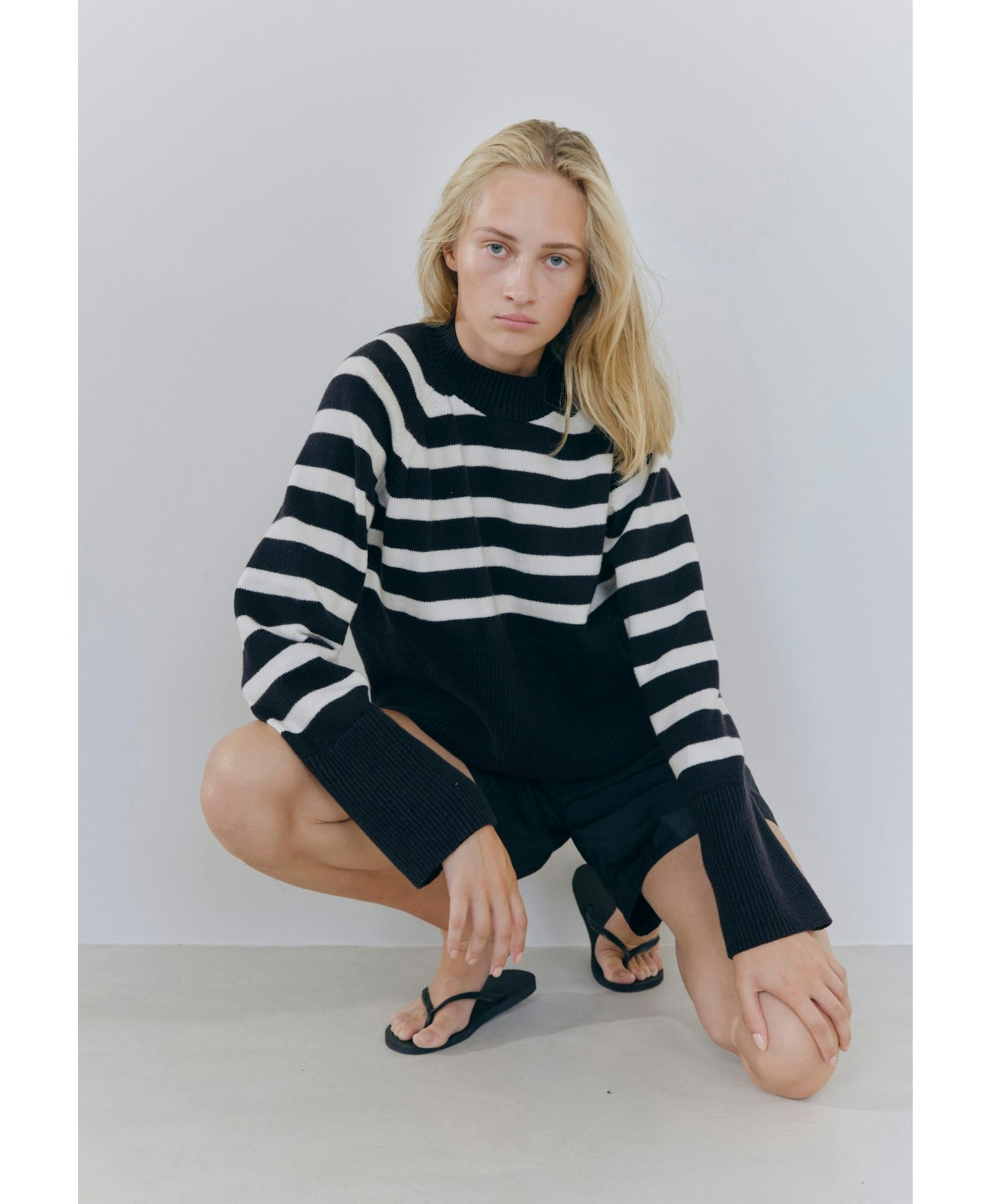 Liam Knit blouse - Black & white made by HERSKIND