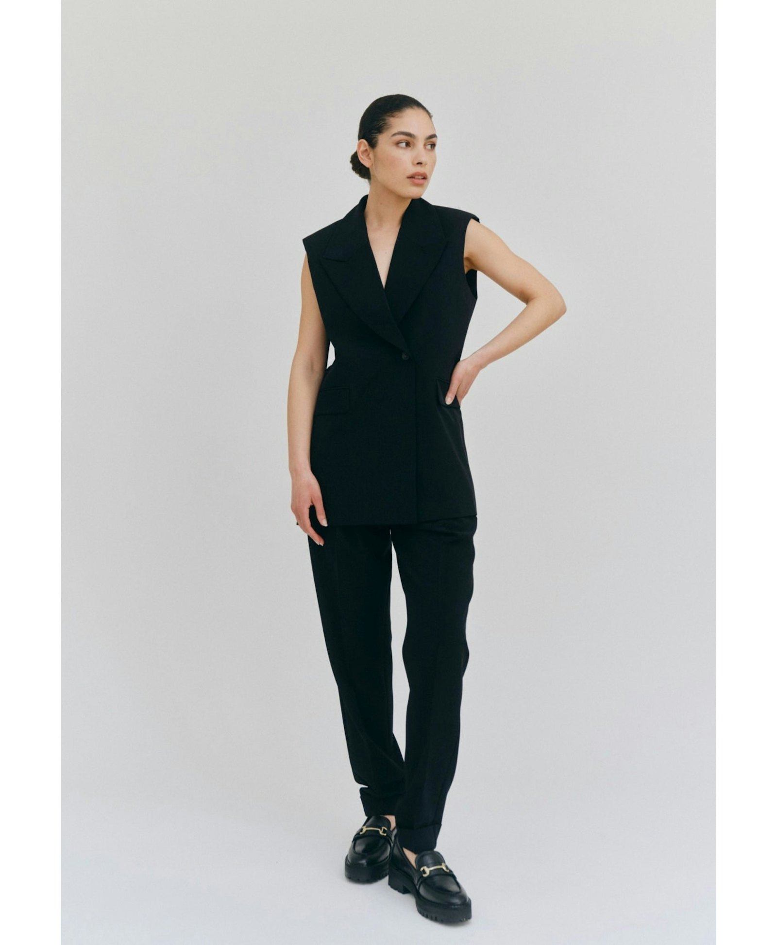 Phoebe Vest - Black made by HERSKIND