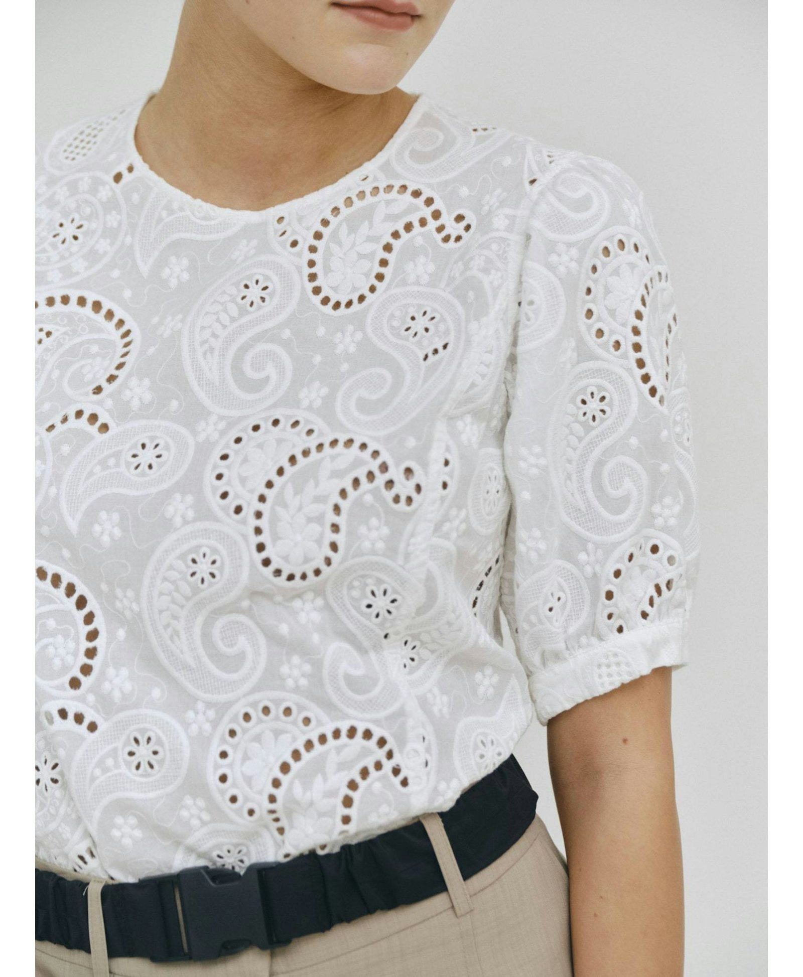 Ida Blouse - White made by HERSKIND