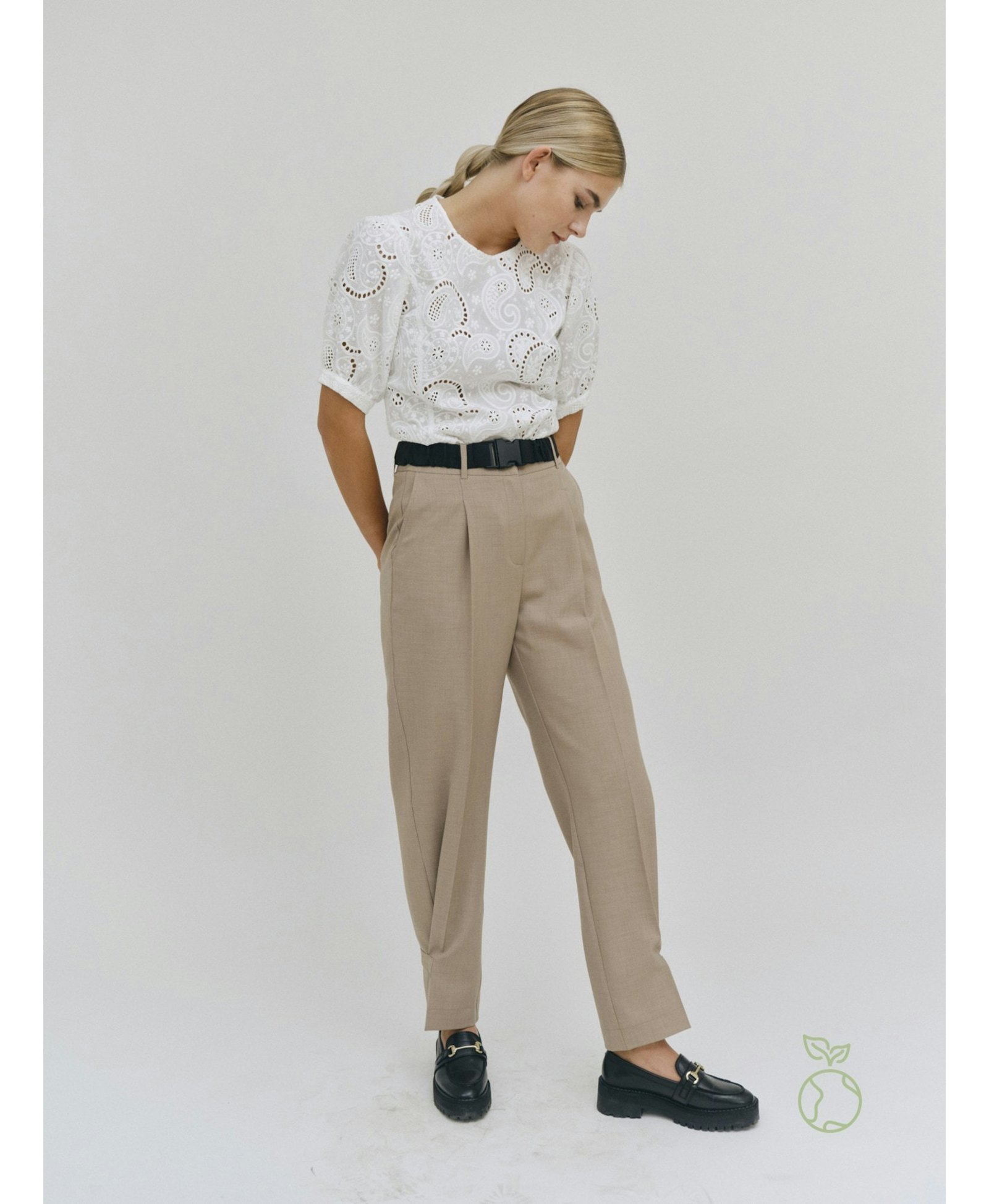 Ida Blouse - White made by HERSKIND