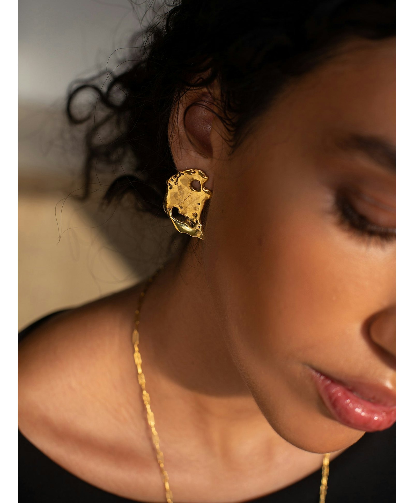 Talisman Moon Earrings Gold in Gold made by Eva Remenyi