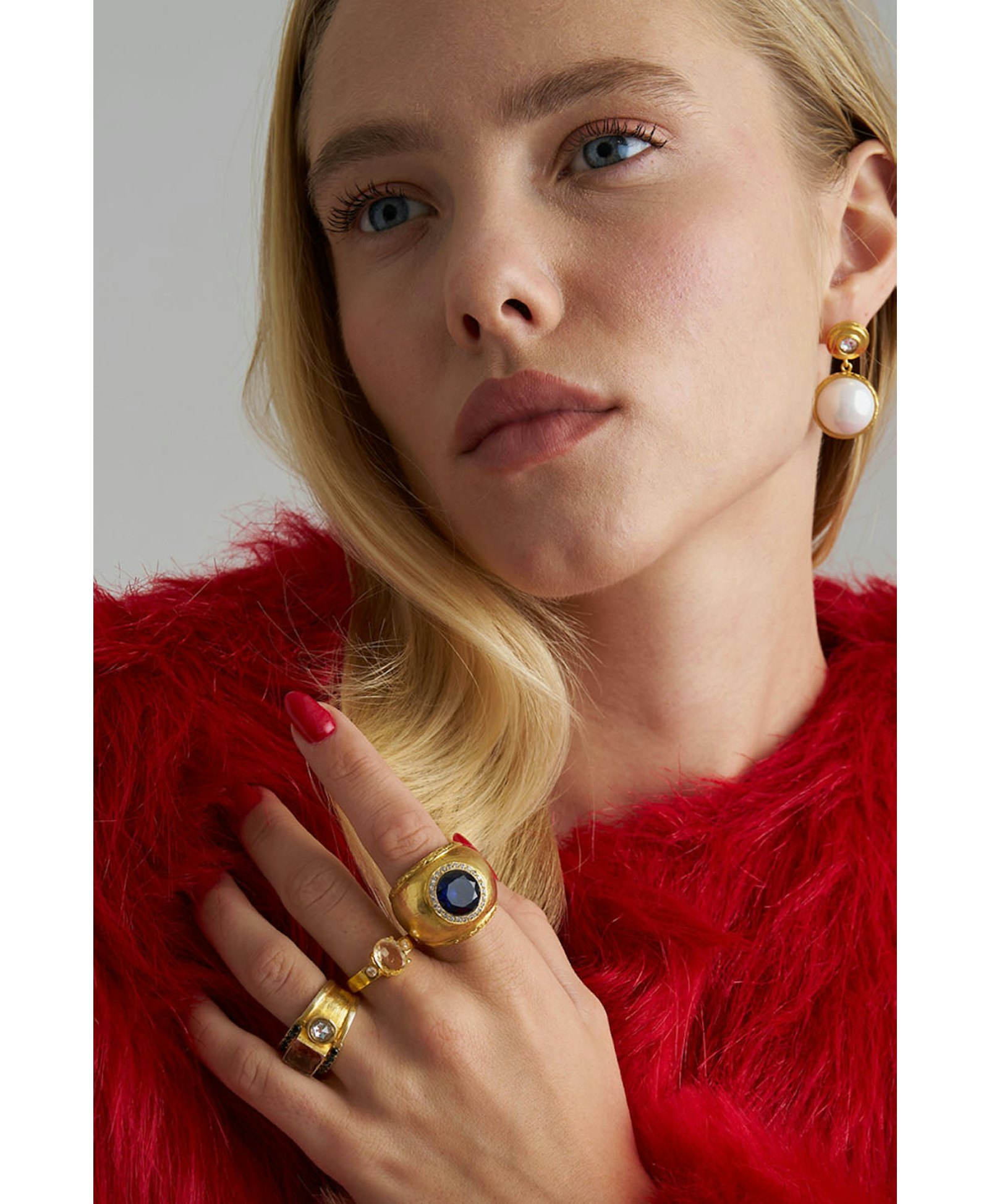 Saphhire Gold Ring made by Lora Istanbul