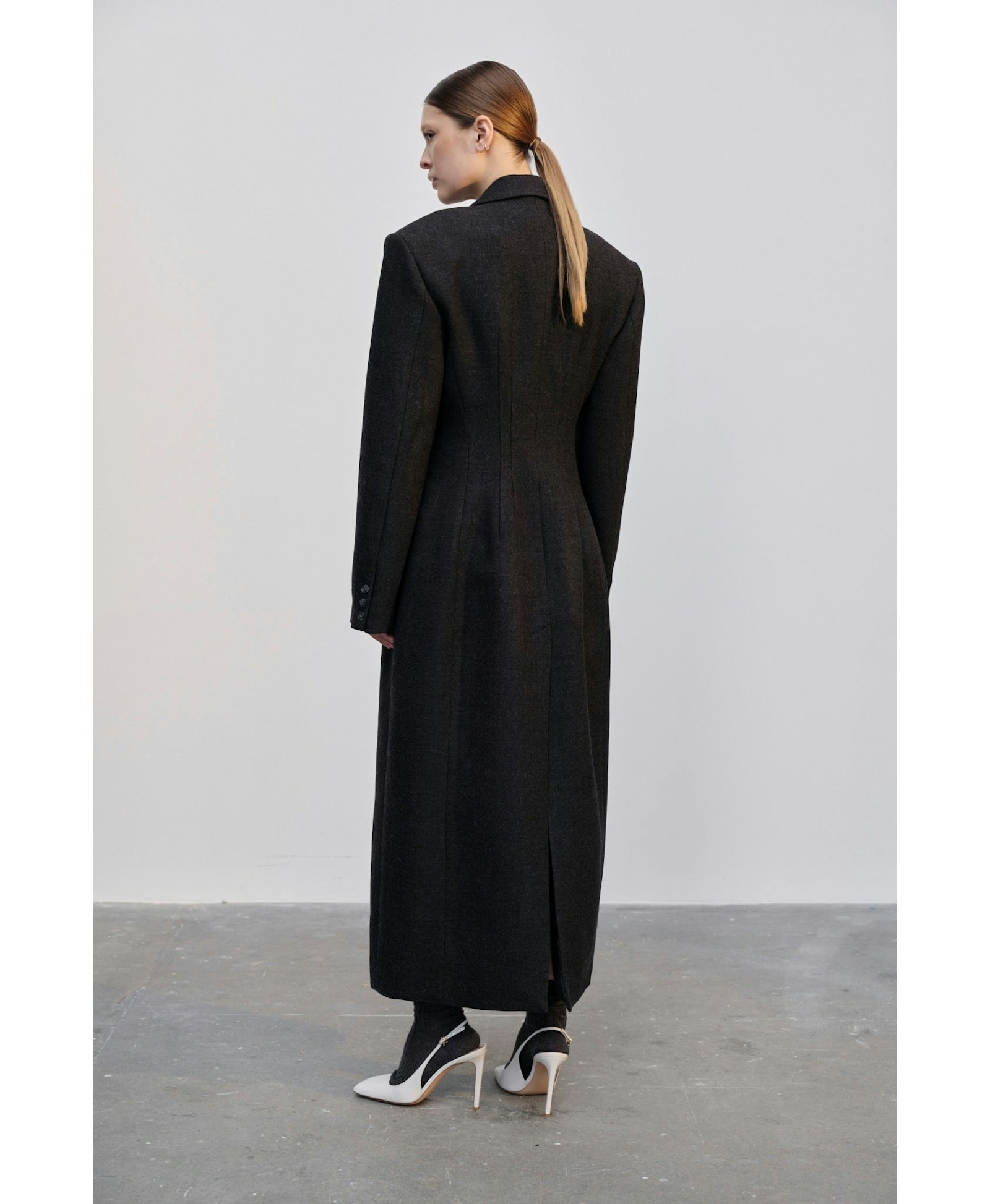 Ultra De Lux Coat - Dark Grey made by HERSKIND