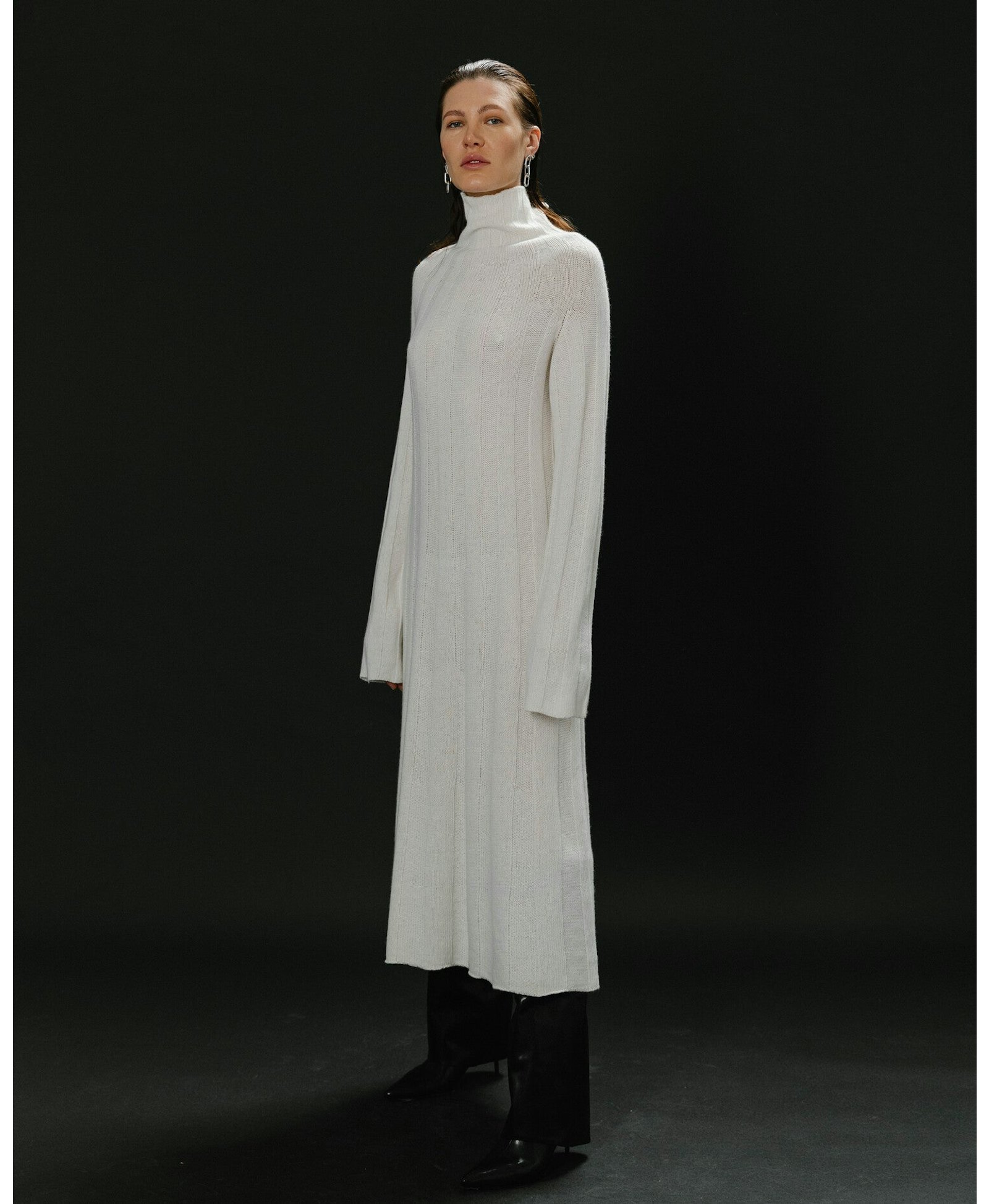 Neo dress made by KNITEL