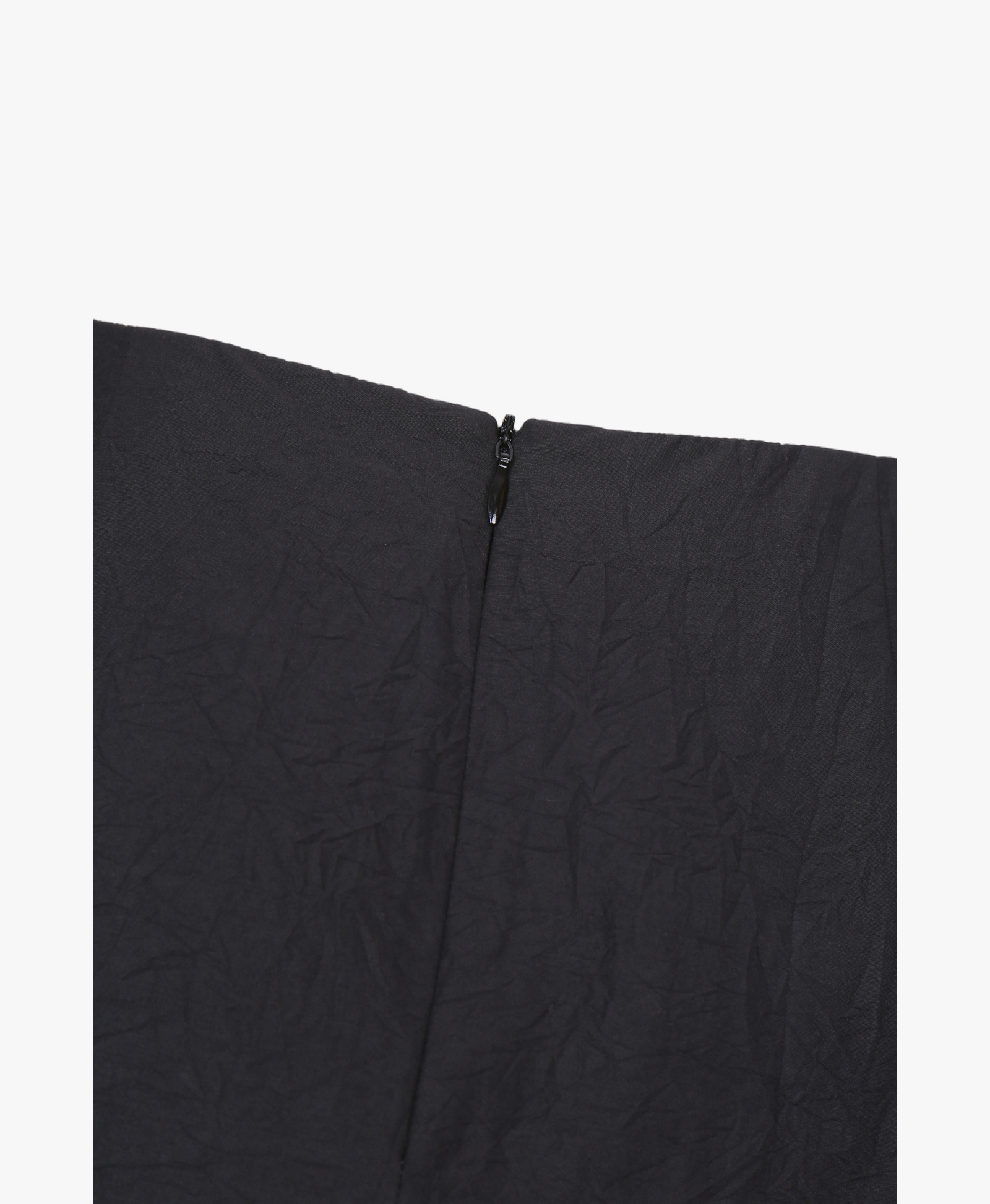 BLACK WRINKLED TEXTURE SKIRT made by YIBRI