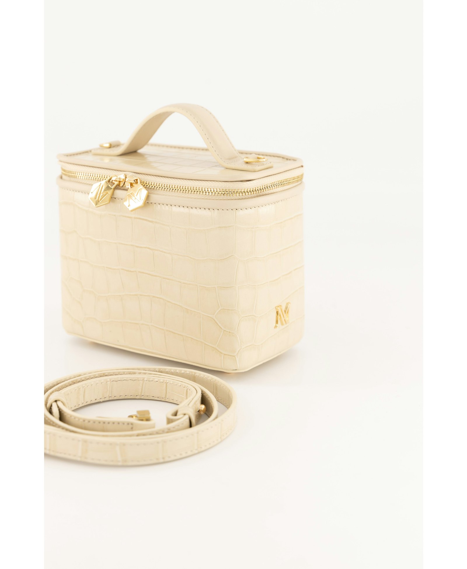 Betty Beyaz made by Maven Bag