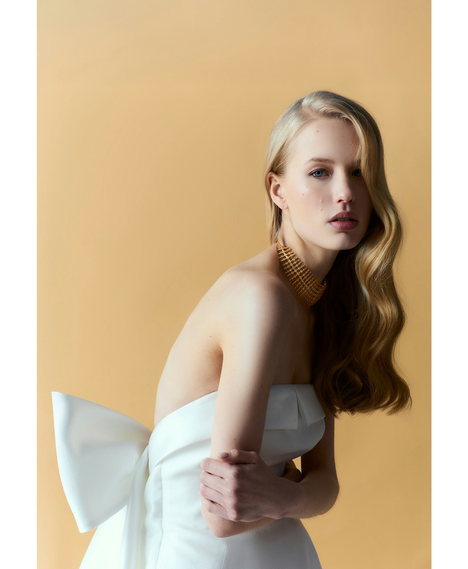 Choker Dorado Helia made by Lavani Jewels