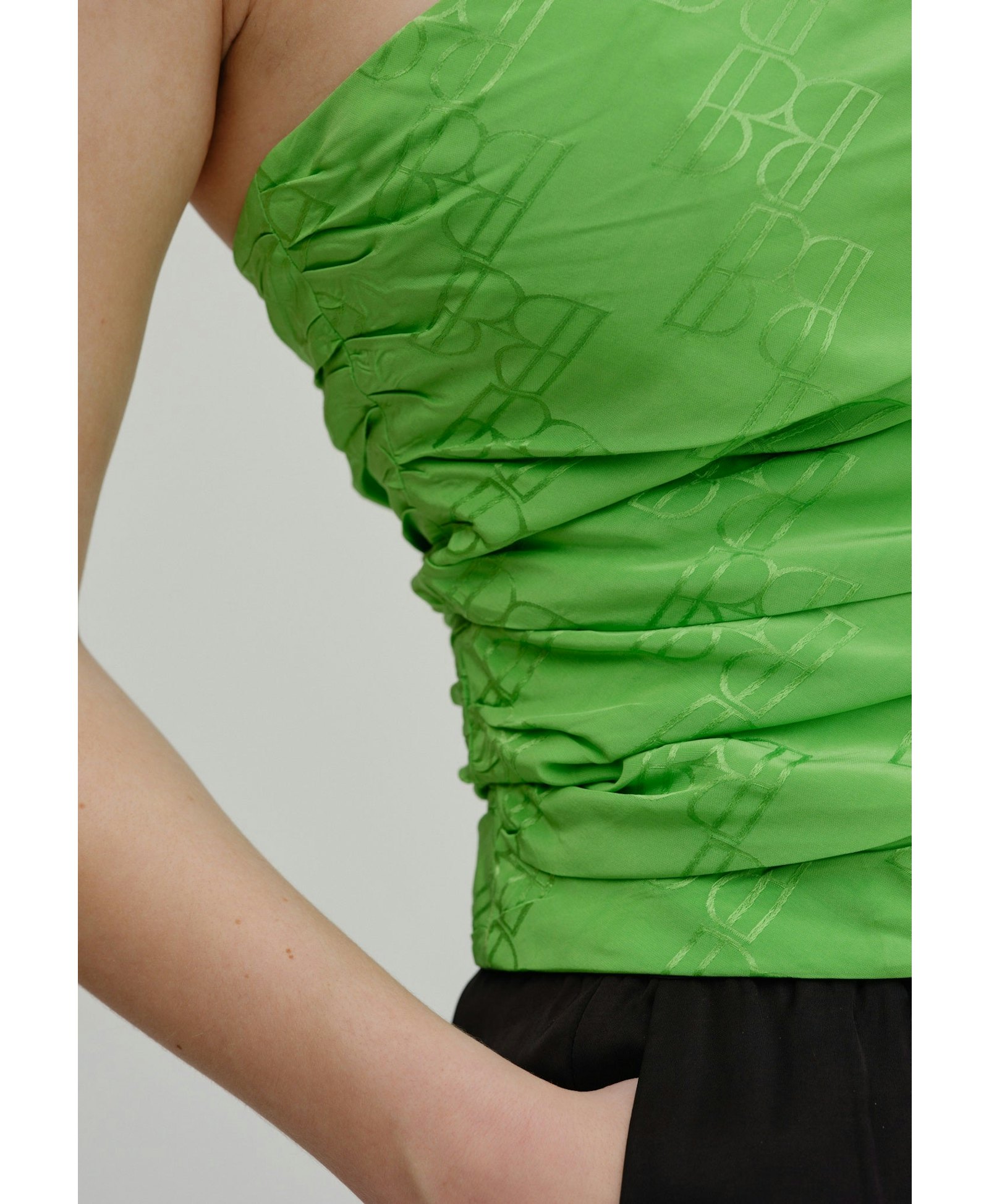 Milo Top - Grass Green in Green made by HERSKIND