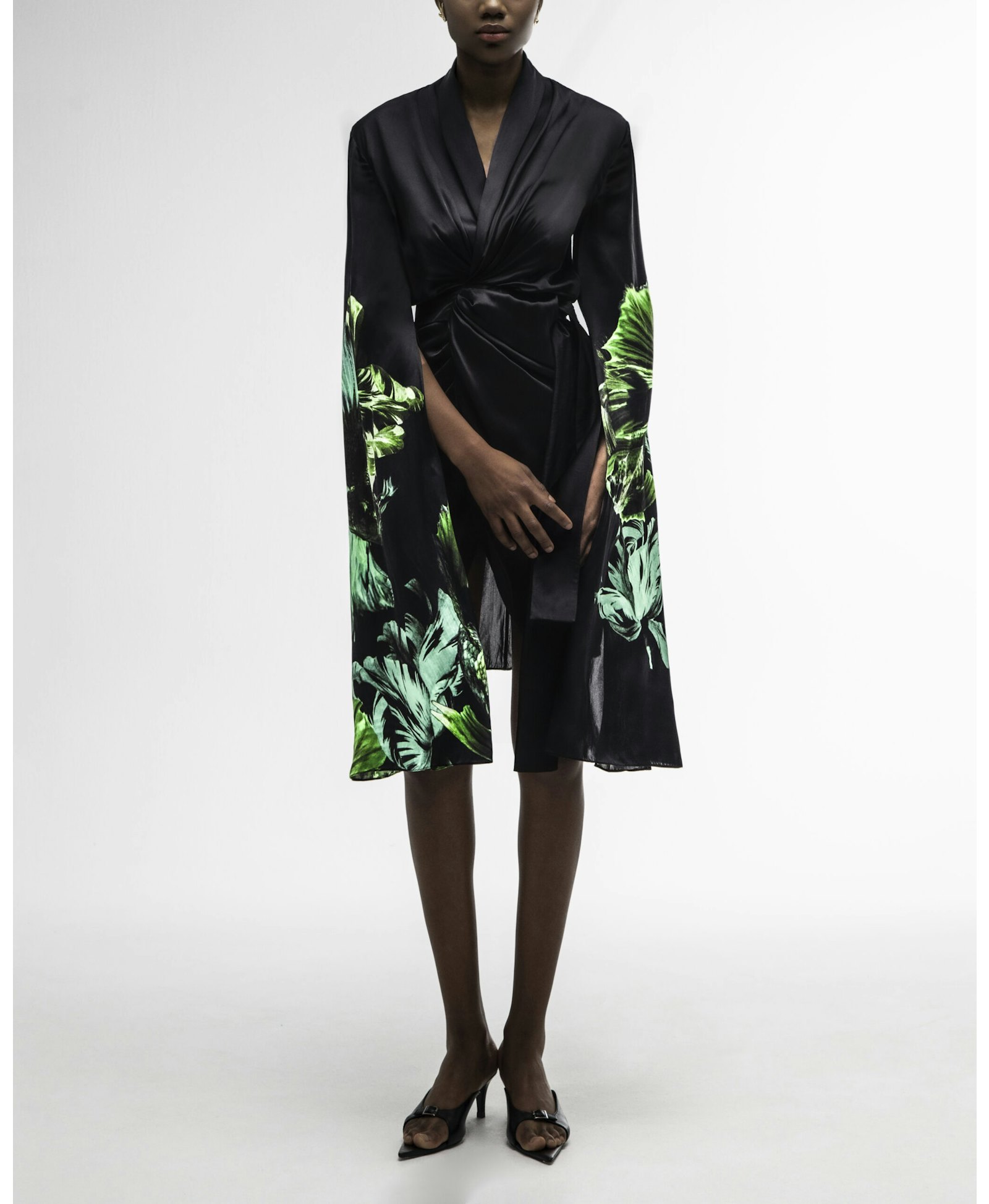 Kimono sleeve robe made by Maria Kokhia