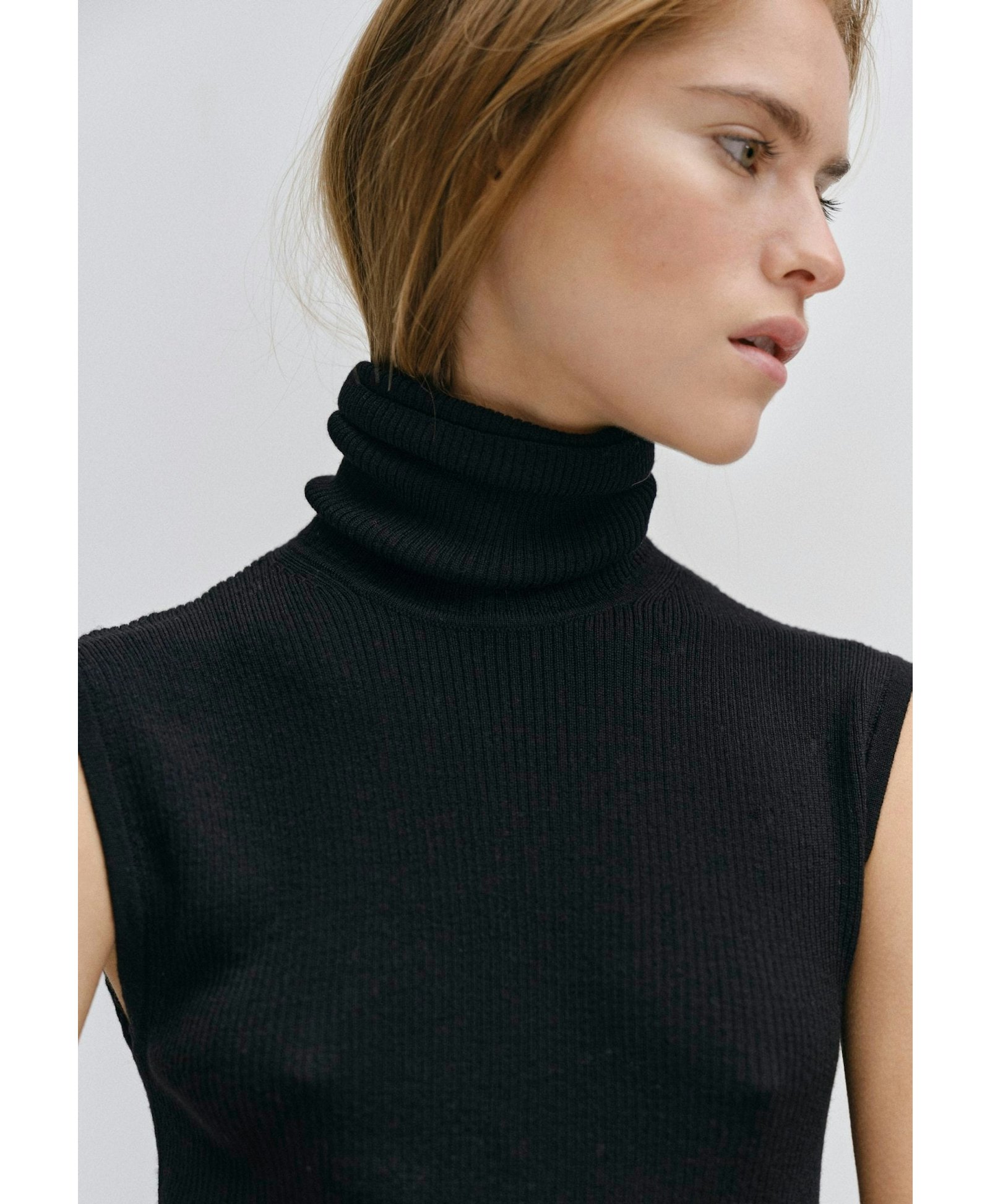 Baily Knit Vest - Black made by HERSKIND