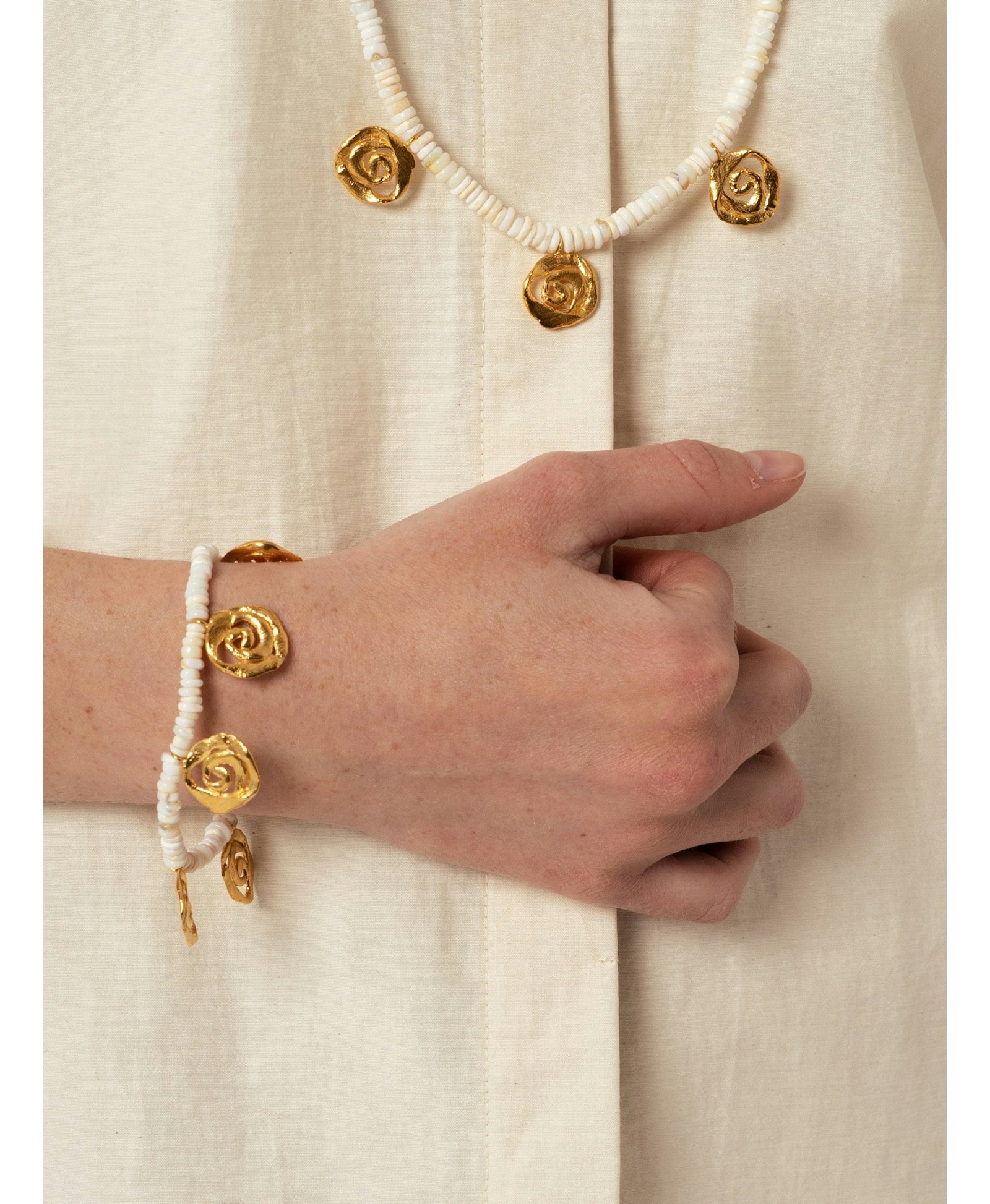 Origin Opal Bracelet Gold made by Eva Remenyi