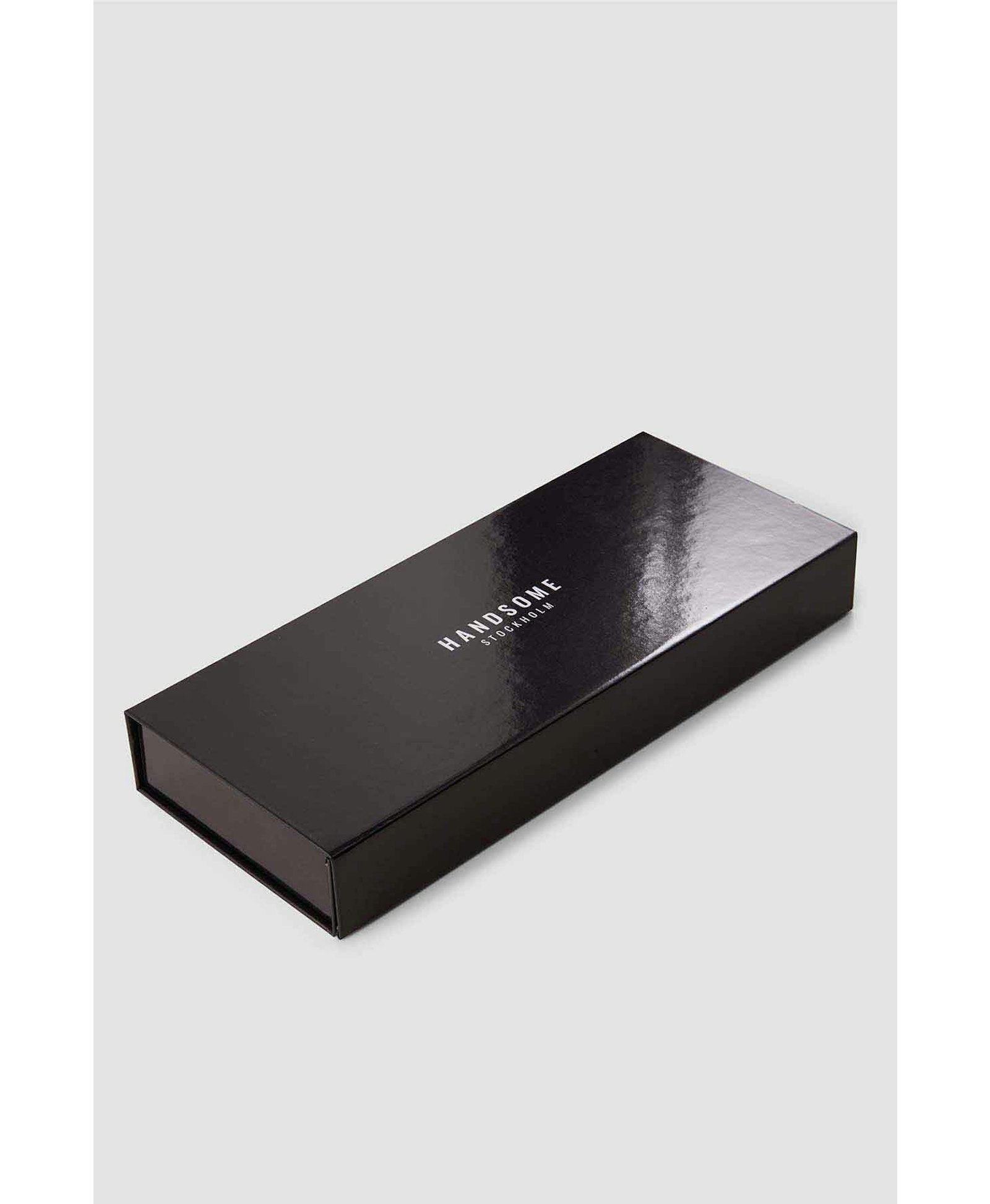 Lace Long Black made by Handsome Stockholm