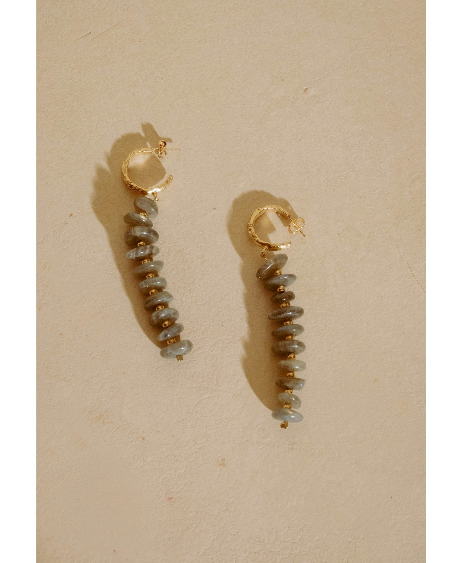 Aros Mizu Gris made by Lavani Jewels