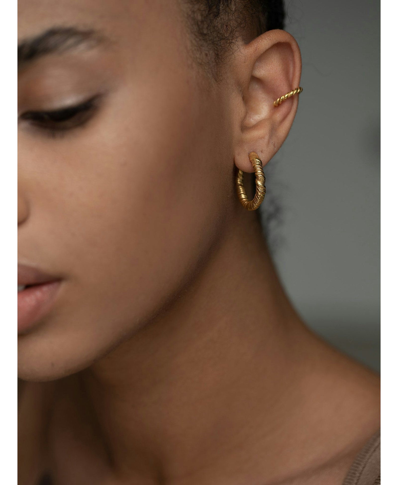 Nautilus Hoop Earrings Gold in Gold made by Eva Remenyi