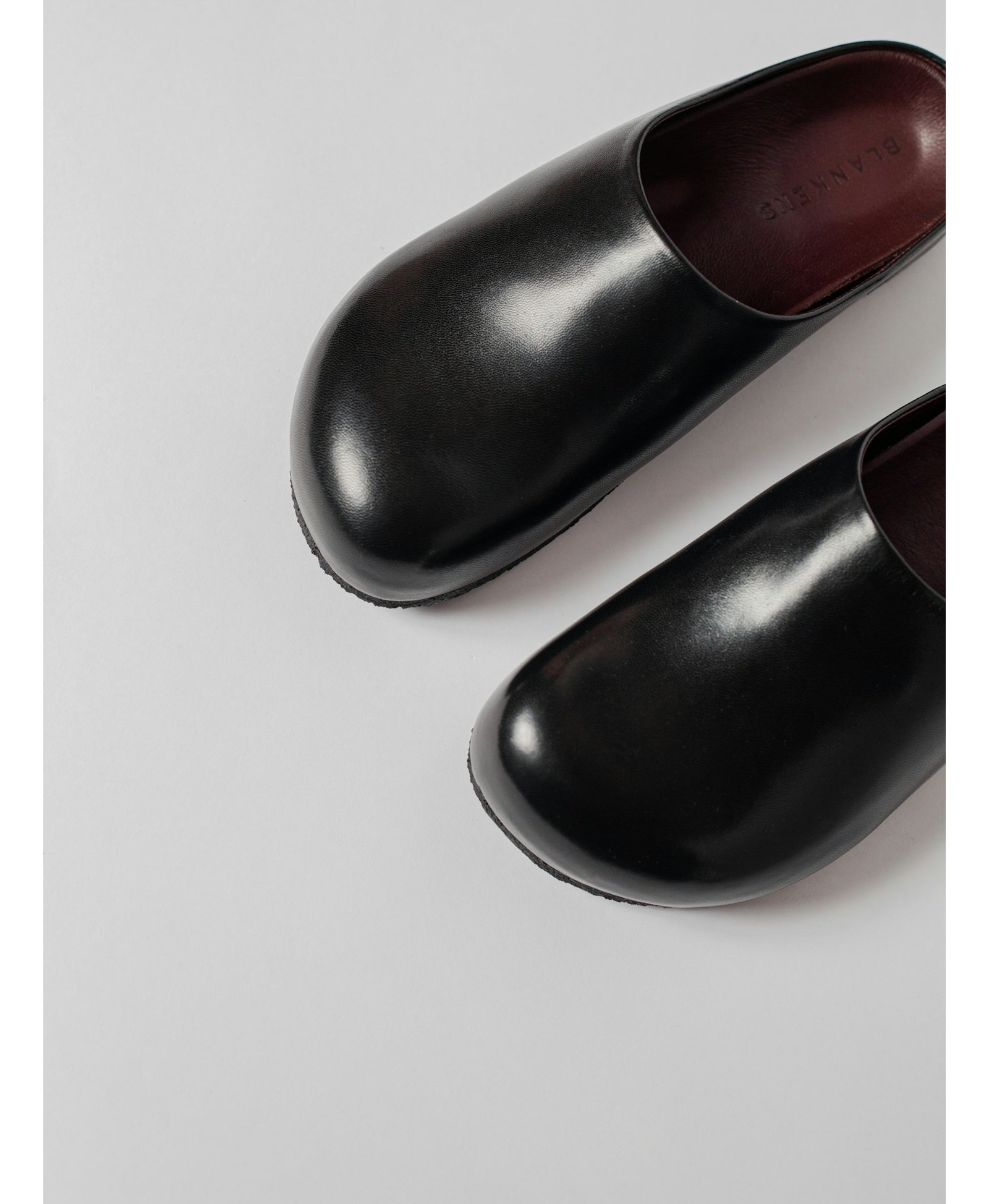 THE MONIKA SMOOTH BLACK made by Blankens