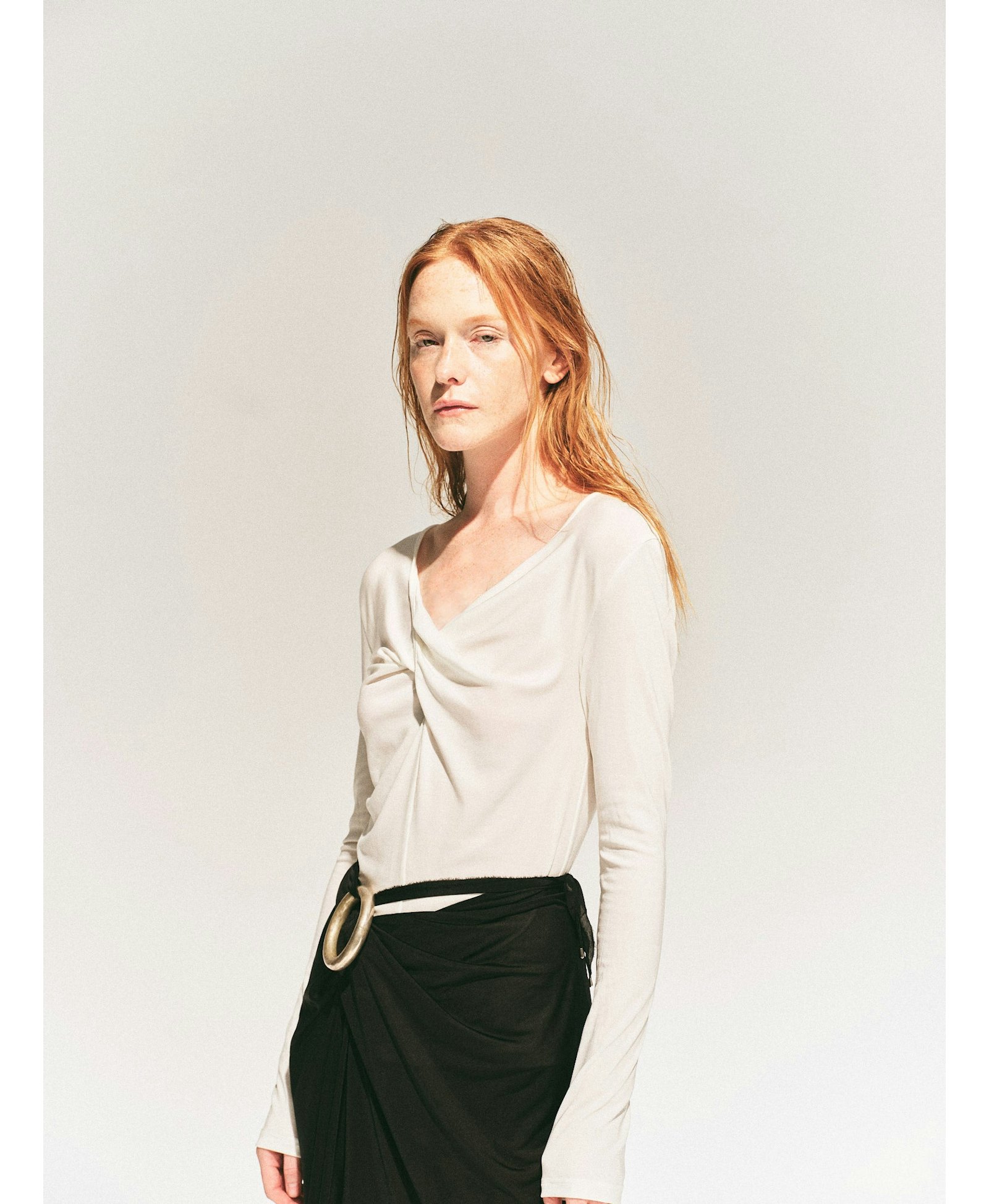 WHITE TWISTED LONG JERSEY SLEEVE TOP made by YIBRI