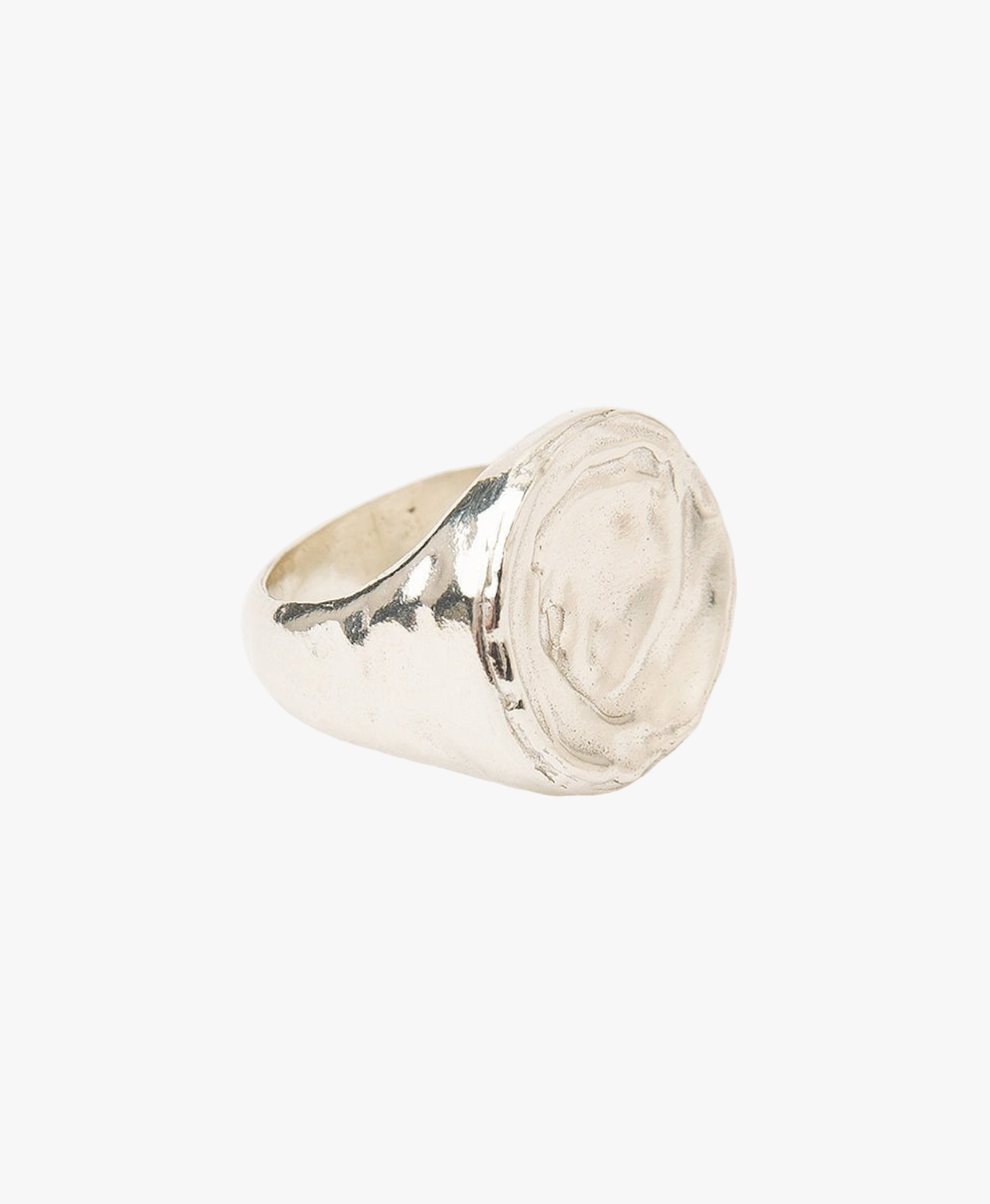 AREIA ROUND SIGNET RING made by Carolina De Barros