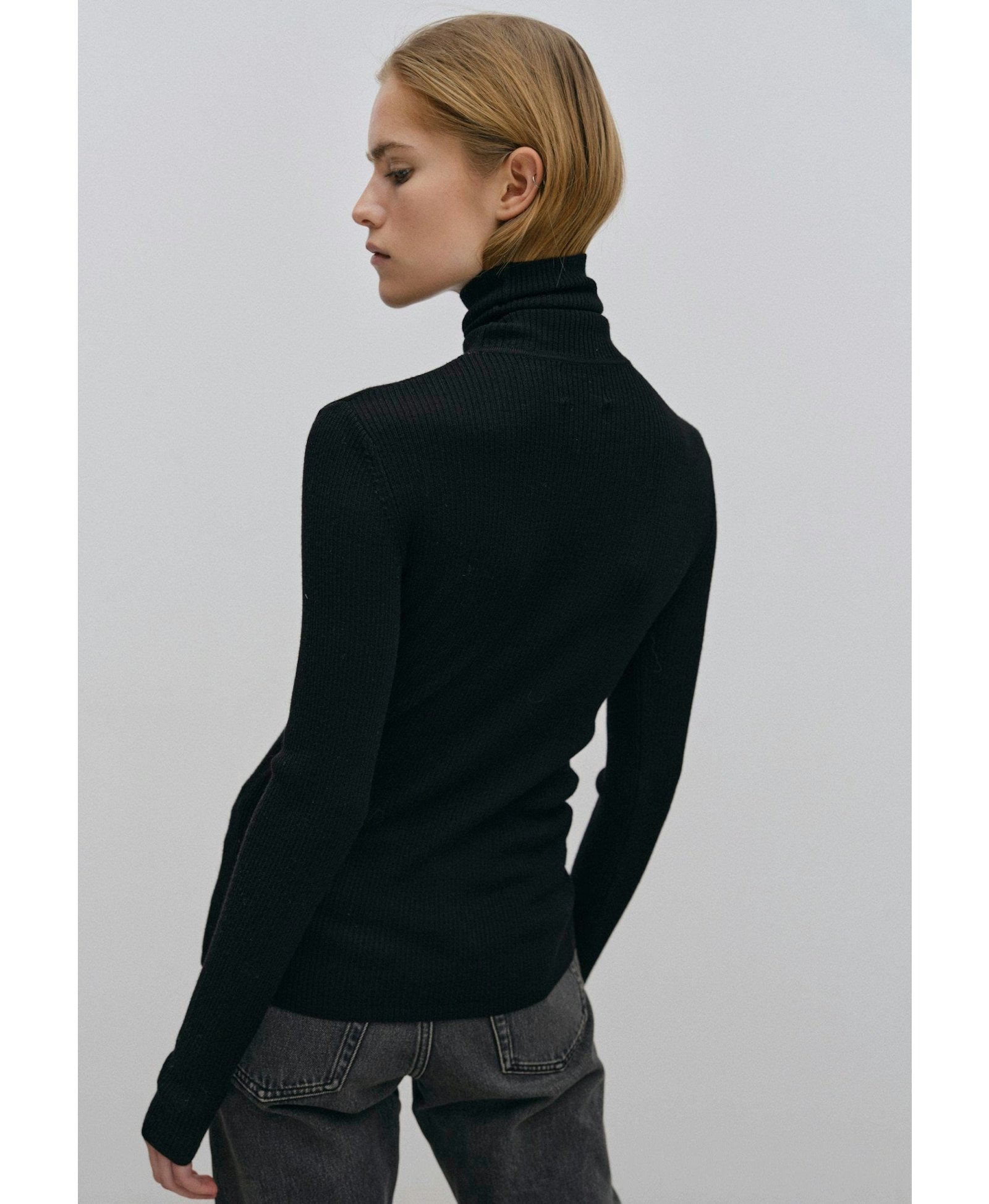 Bob Knit Blouse - Black made by HERSKIND