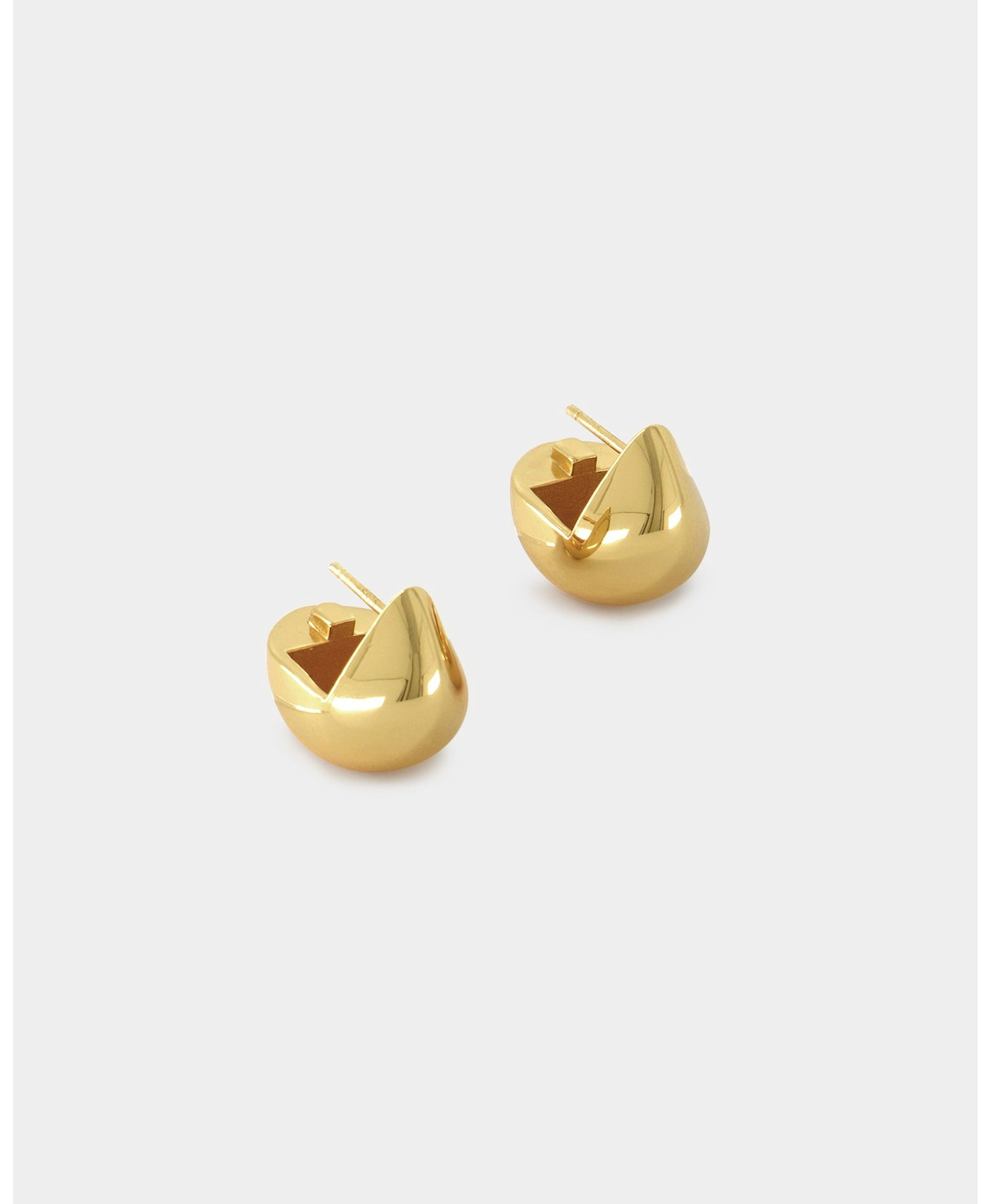 The Drop Earrings - Gold in Gold made by ESSEN