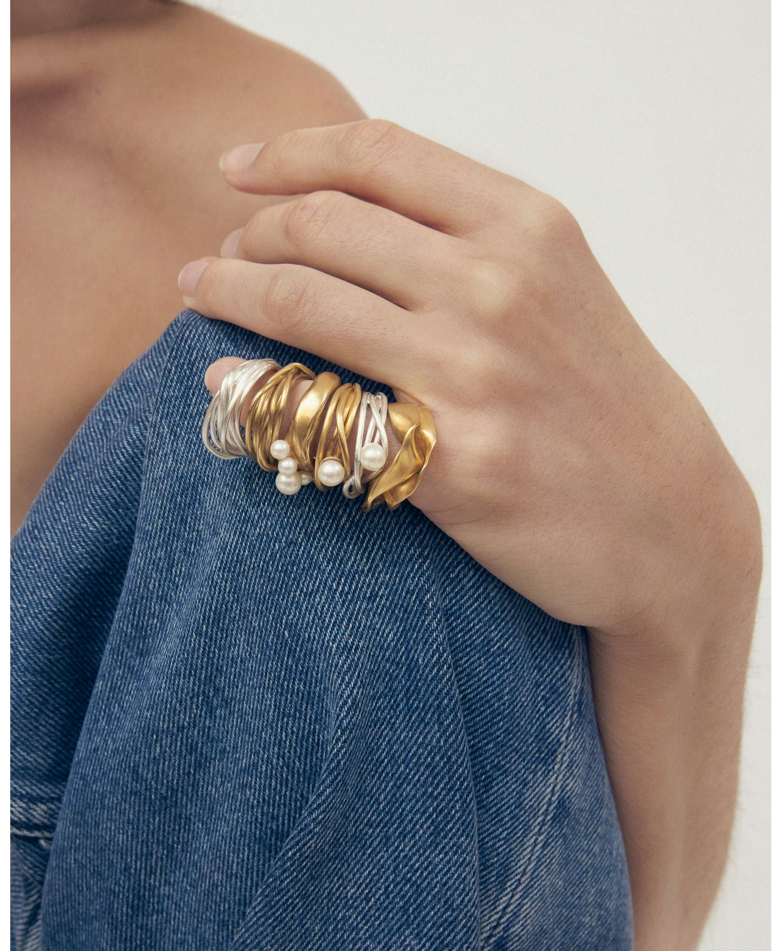 PEROLA LIANA RING made by Carolina De Barros