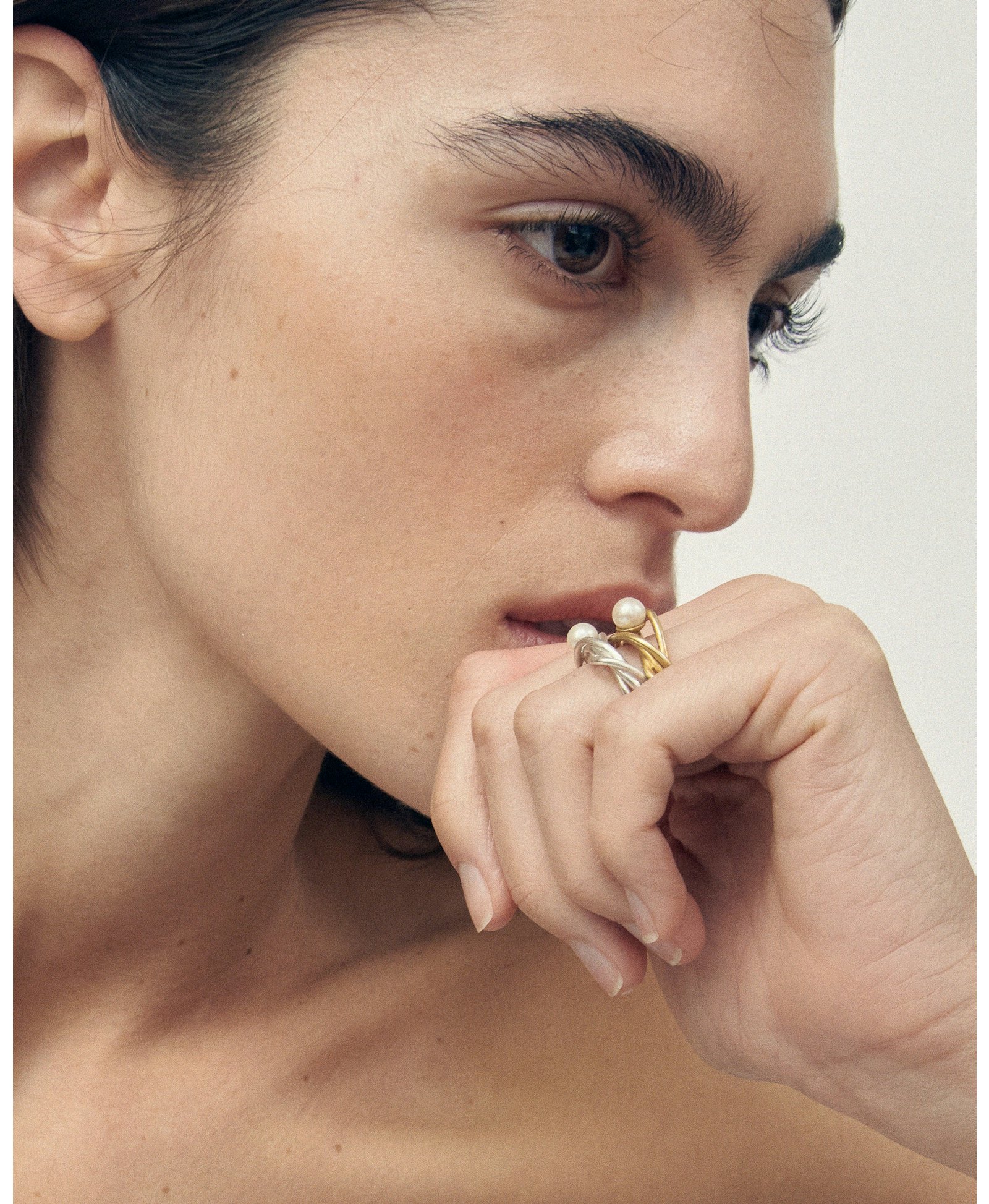 PEROLA LIANA RING made by Carolina De Barros