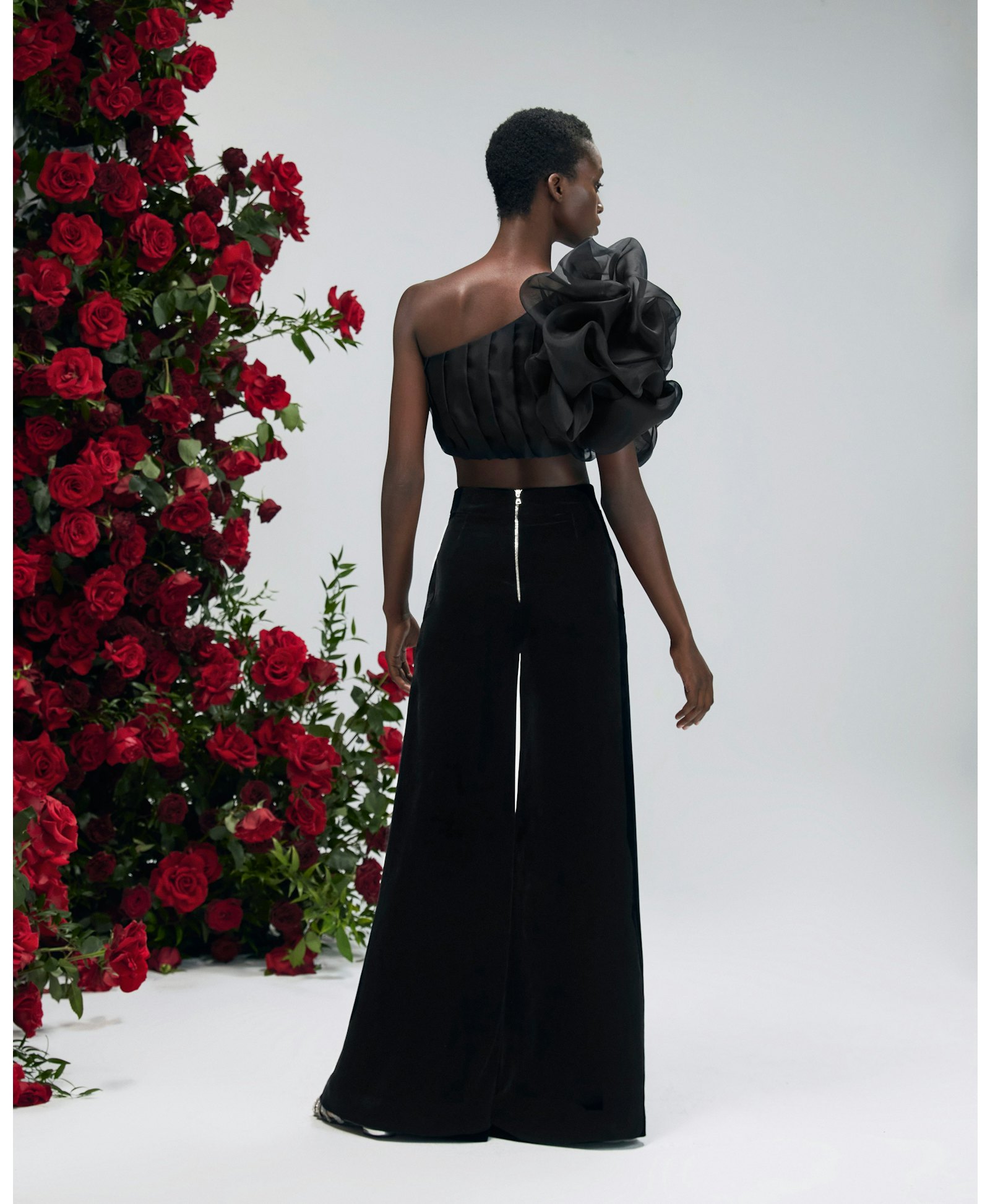 Dahlia Top Noir made by YVON