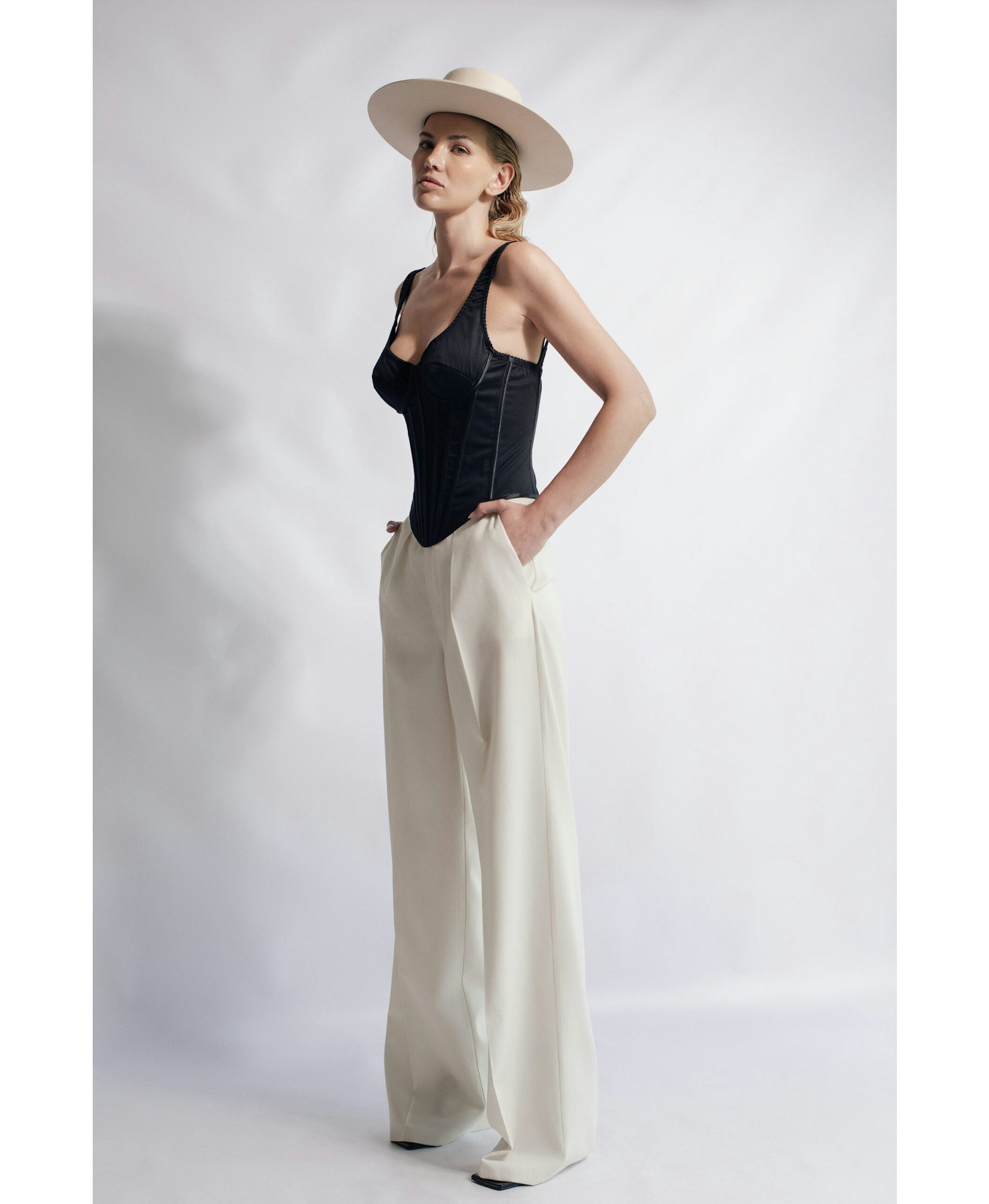 Wide-leg Pants in White made by Aureliana