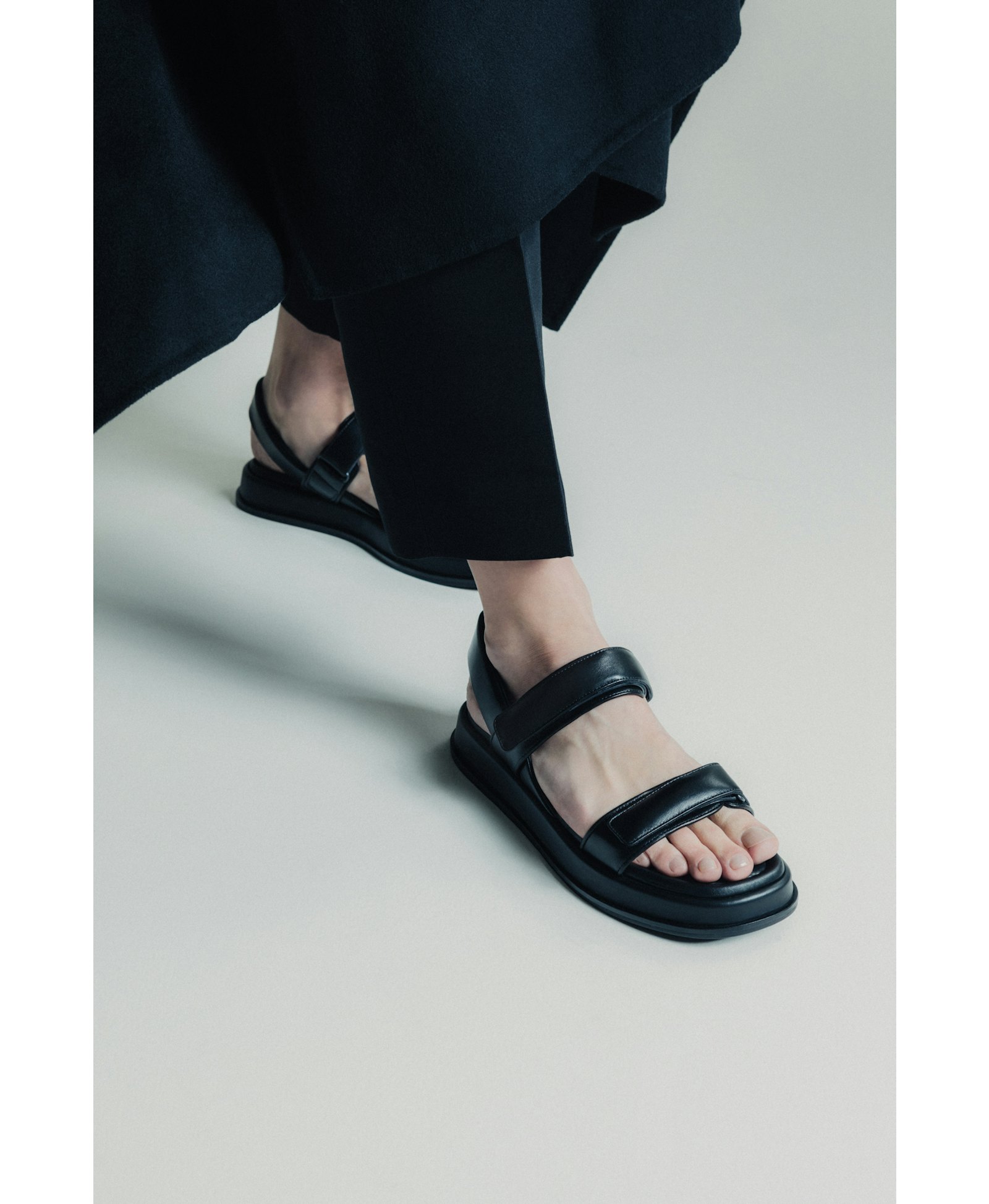 The Sporty Sandal - Black made by ESSEN