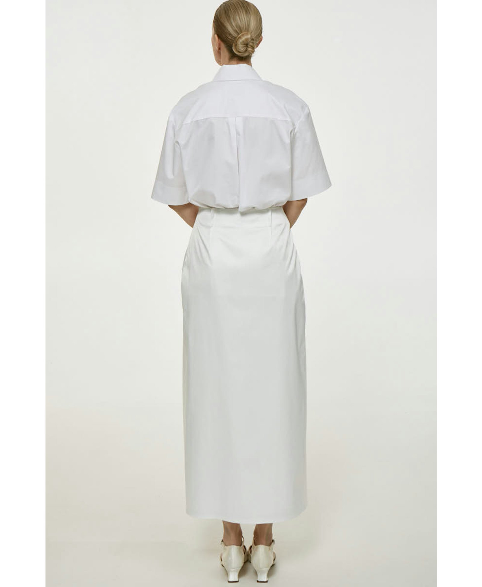 WHITE SKIRT made by DELEGAN Clothes