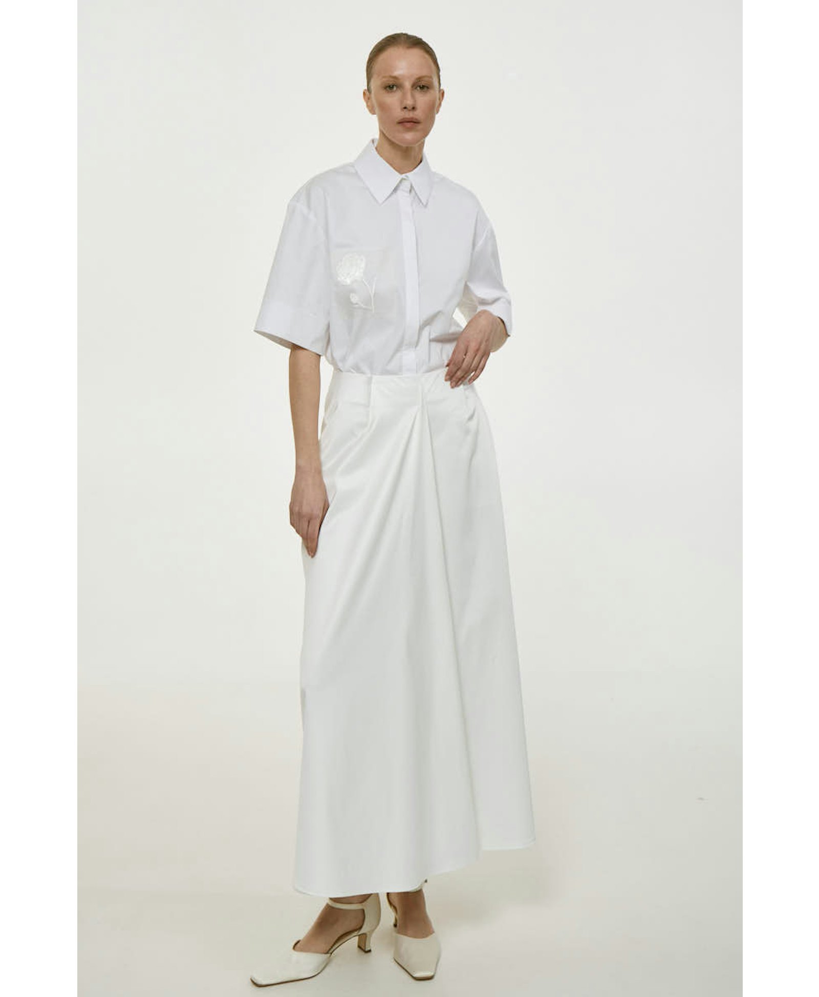 WHITE SKIRT made by DELEGAN Clothes