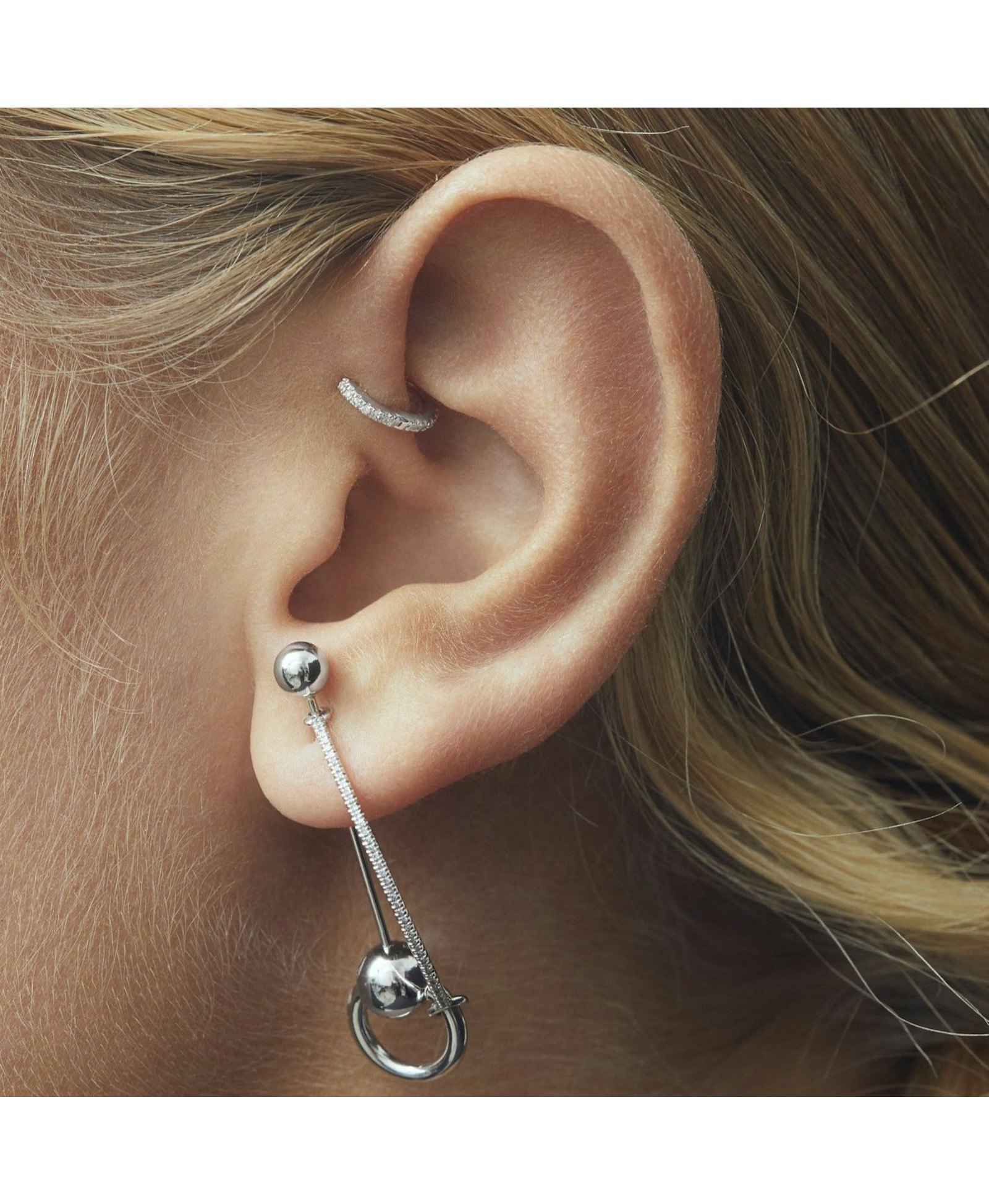 HUGGIE WHITE DIAMOND & WHITE GOLD - 7mm made by ENNUI
