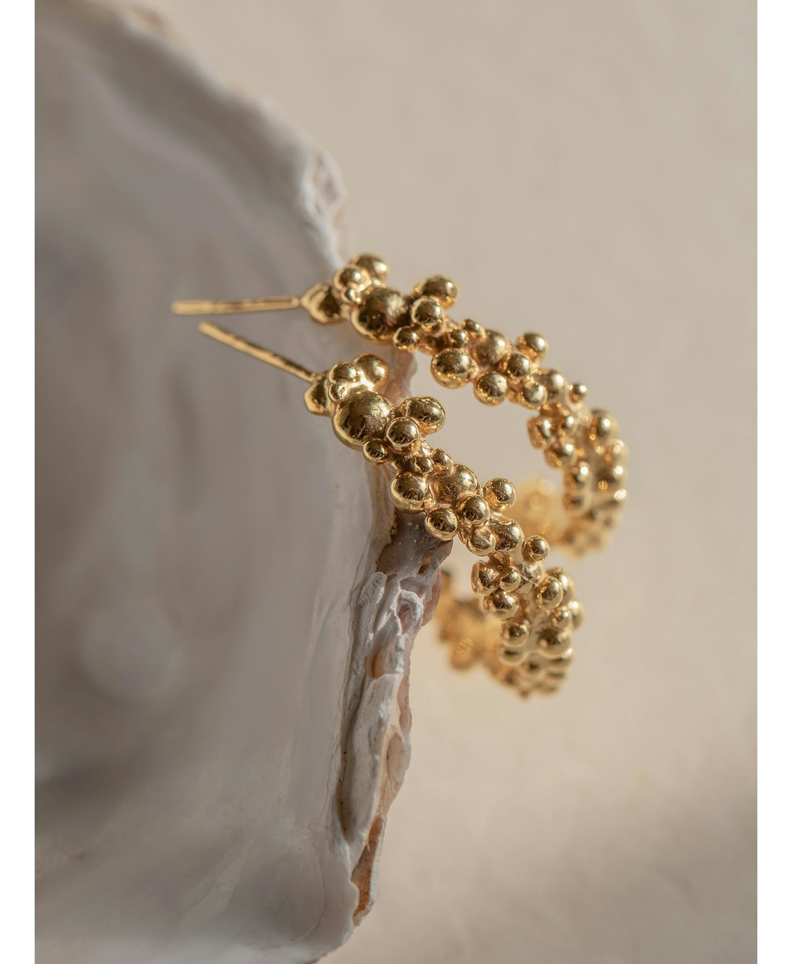 Céleste Deux Hoop Earrings Gold in Gold made by Eva Remenyi