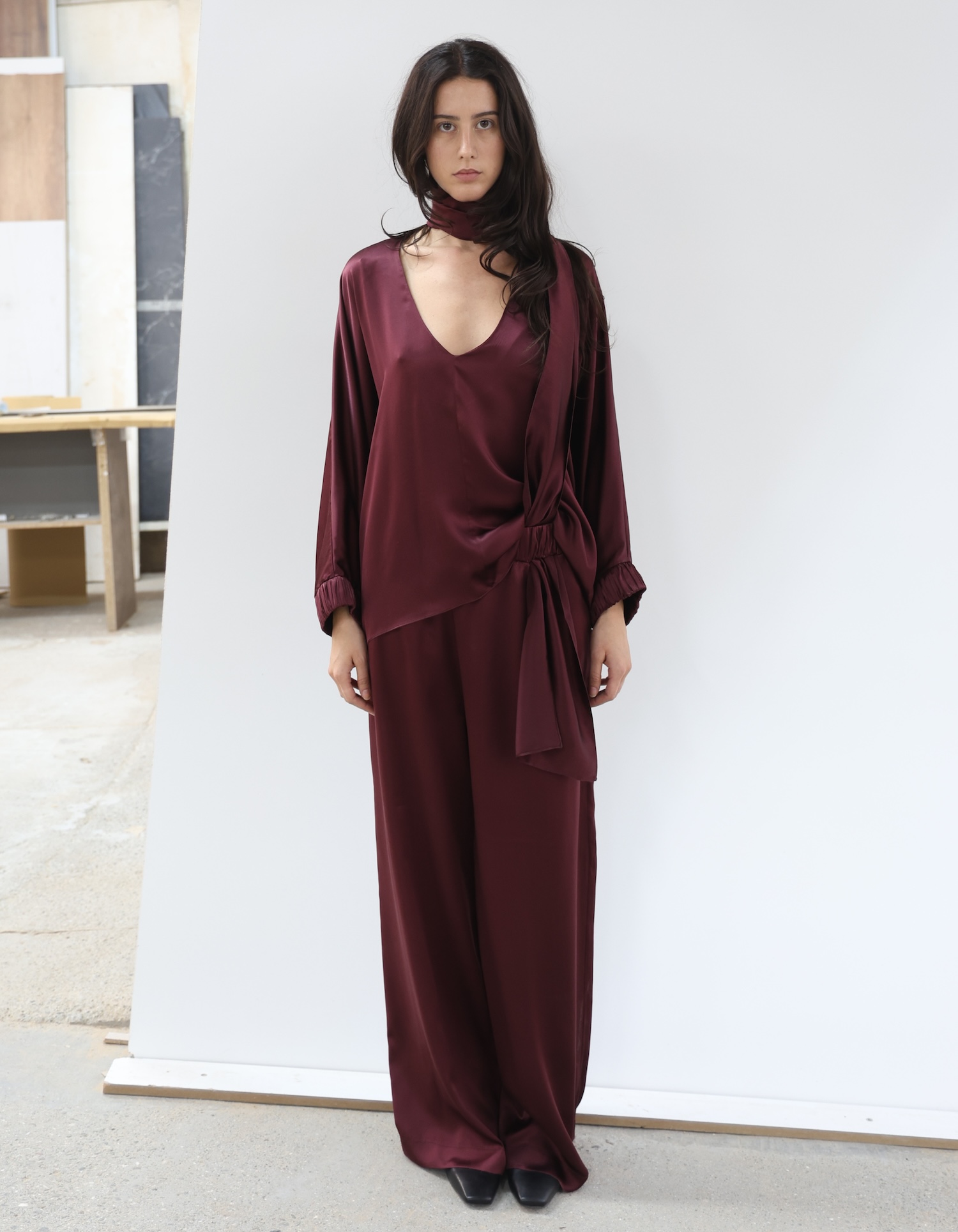 MAET LENIS BURGUNDY SILK SET 