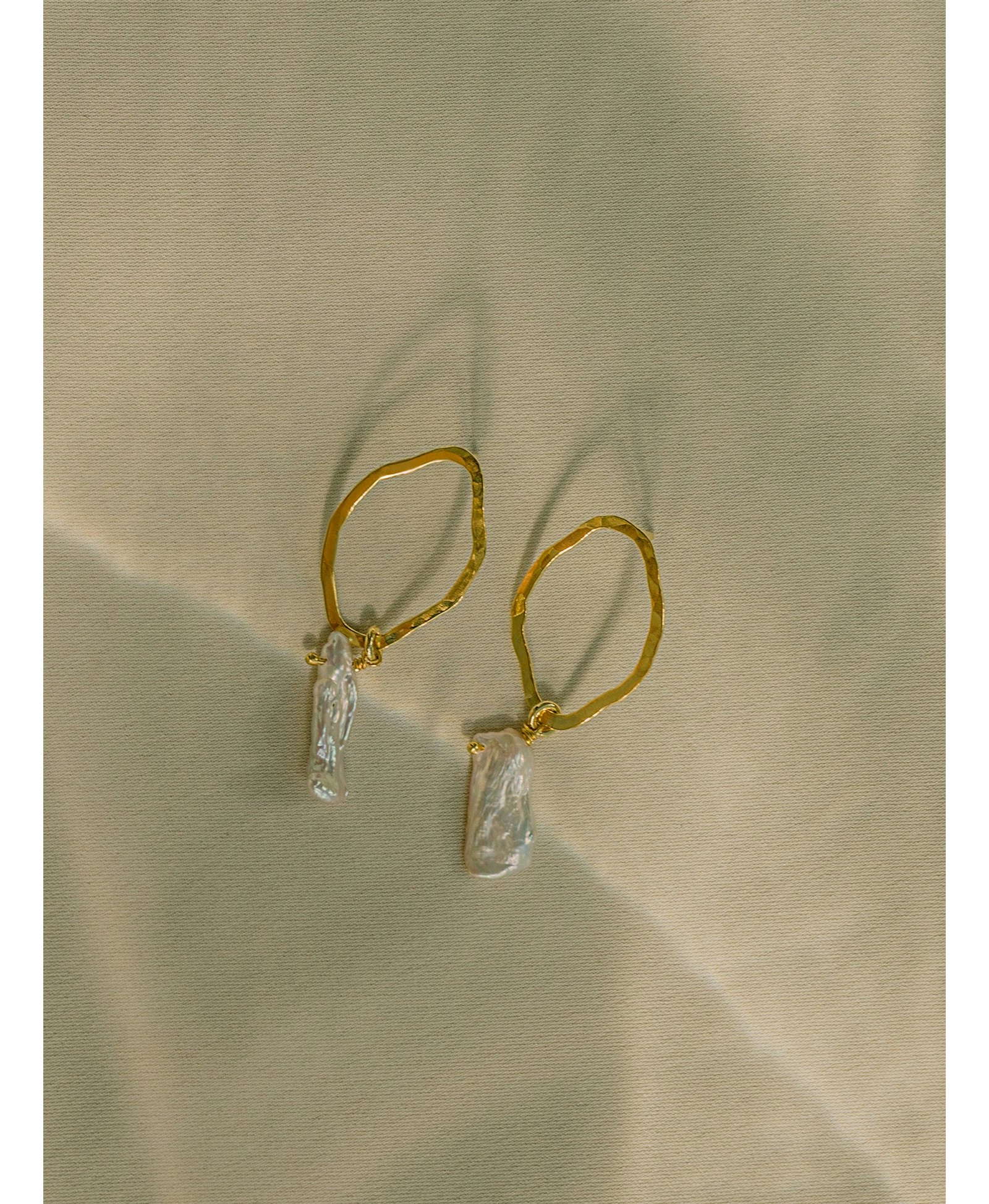 Euphoria Earrings in Gold made by Eva Remenyi