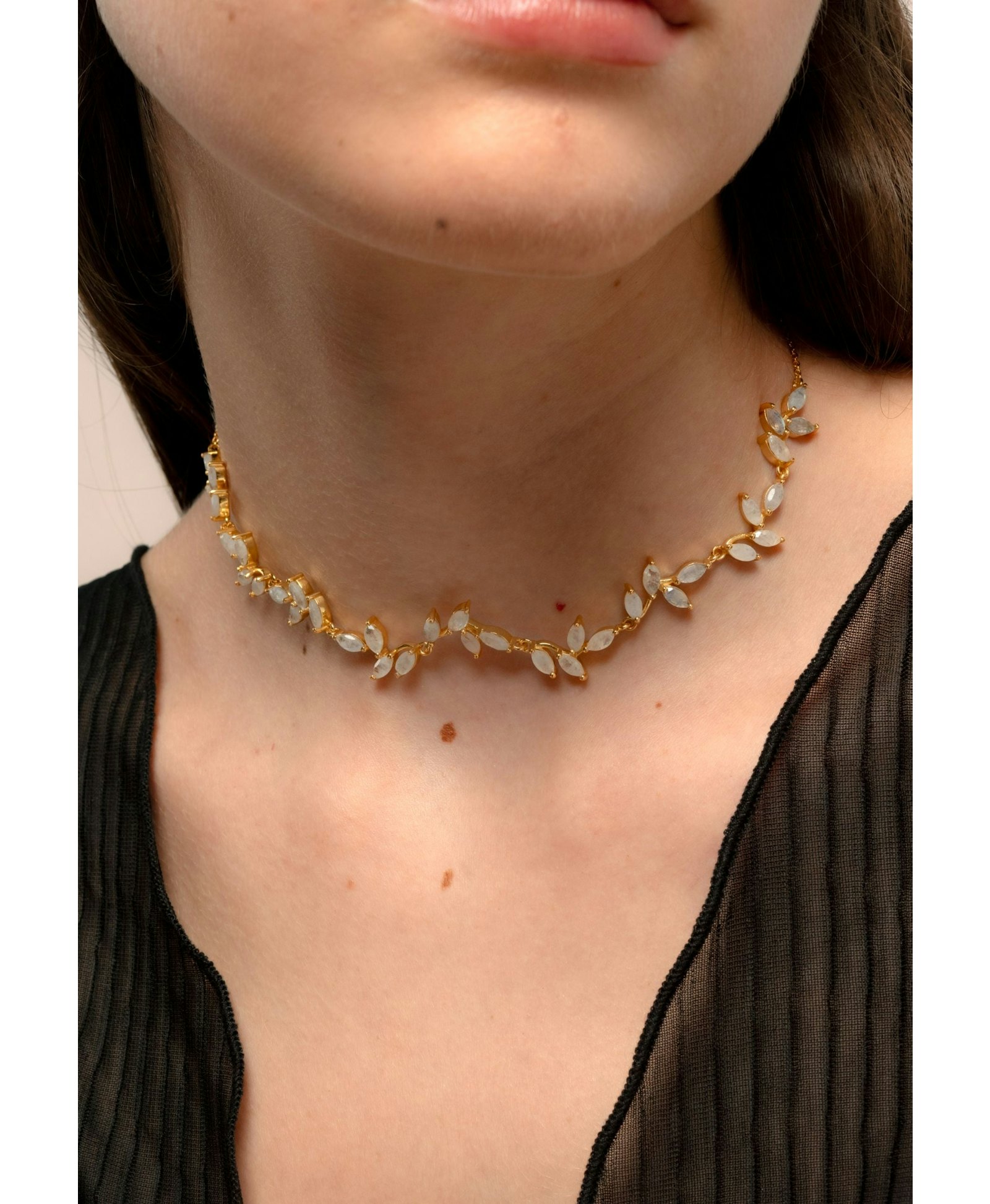 Collar Padma Piedraluna made by Lavani Jewels