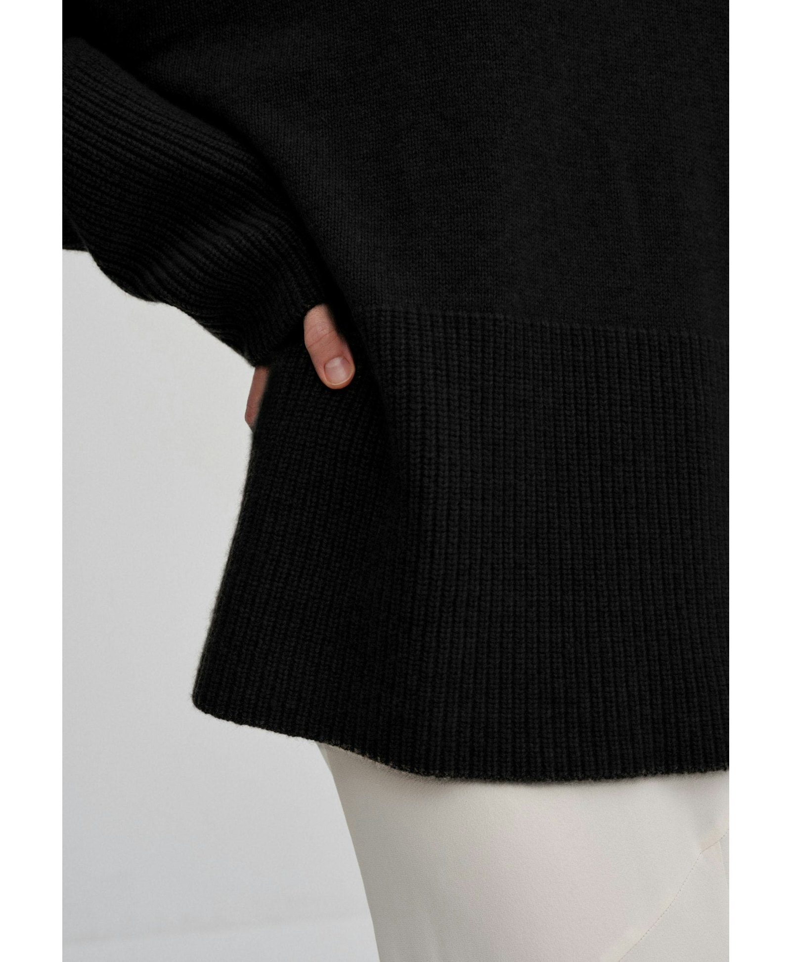 Juna Knit Turtleneck - Black made by HERSKIND