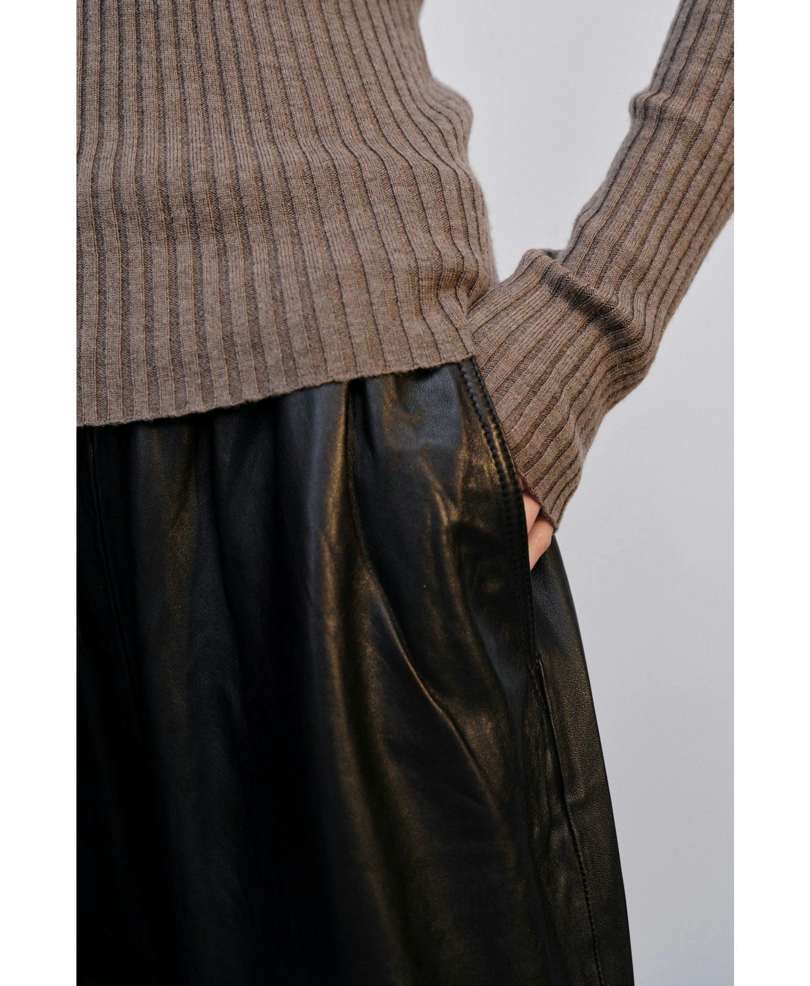 Camb Blouse Merino Wool - Earth made by HERSKIND